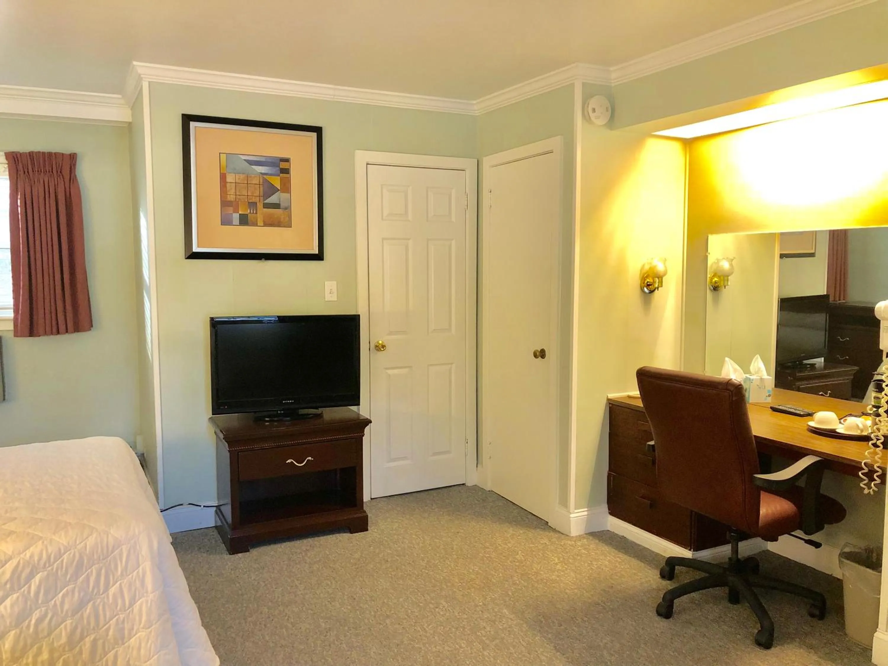 Bed in Hyland Motor Inn