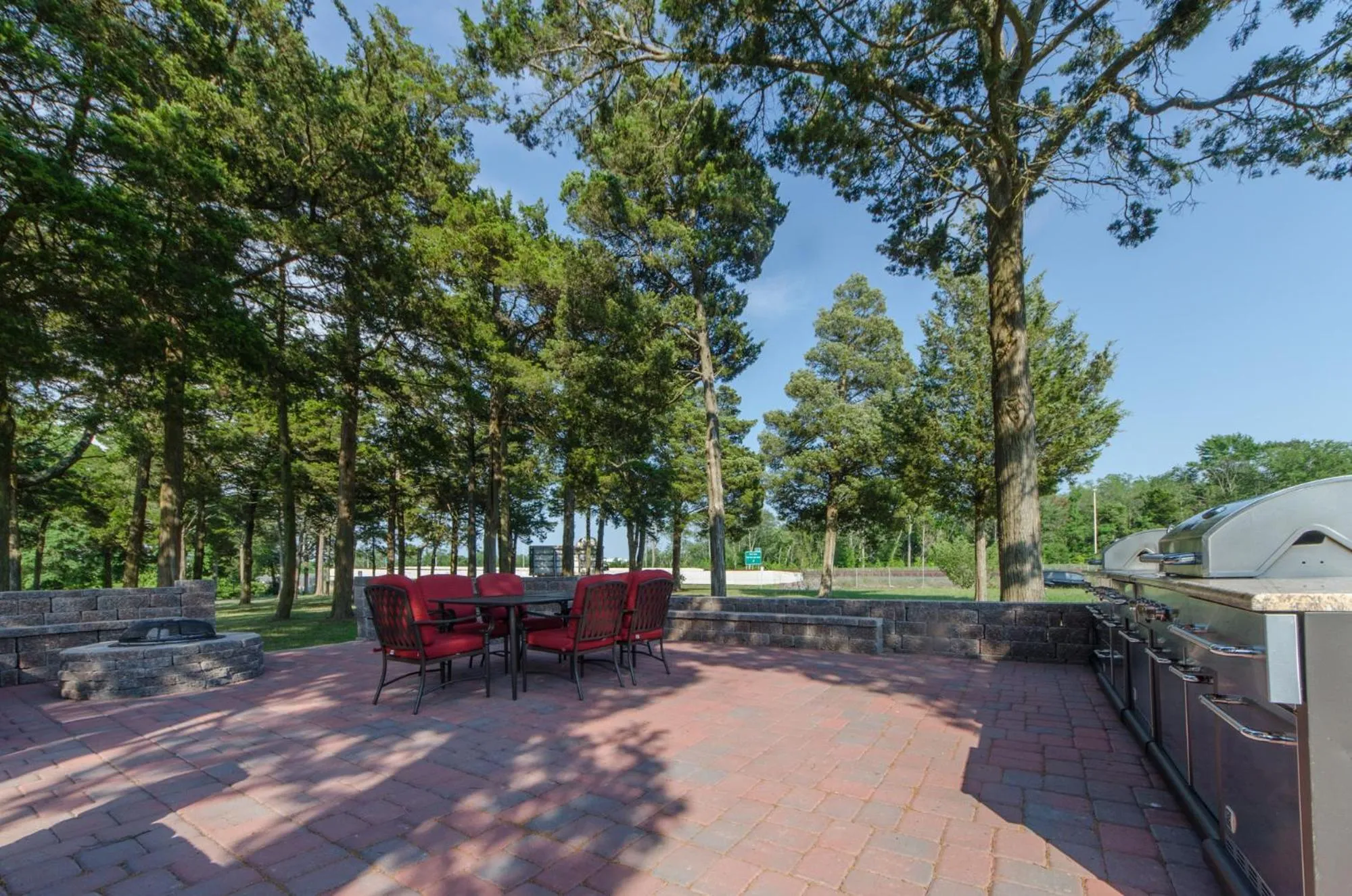 BBQ facilities in Hyland Motor Inn