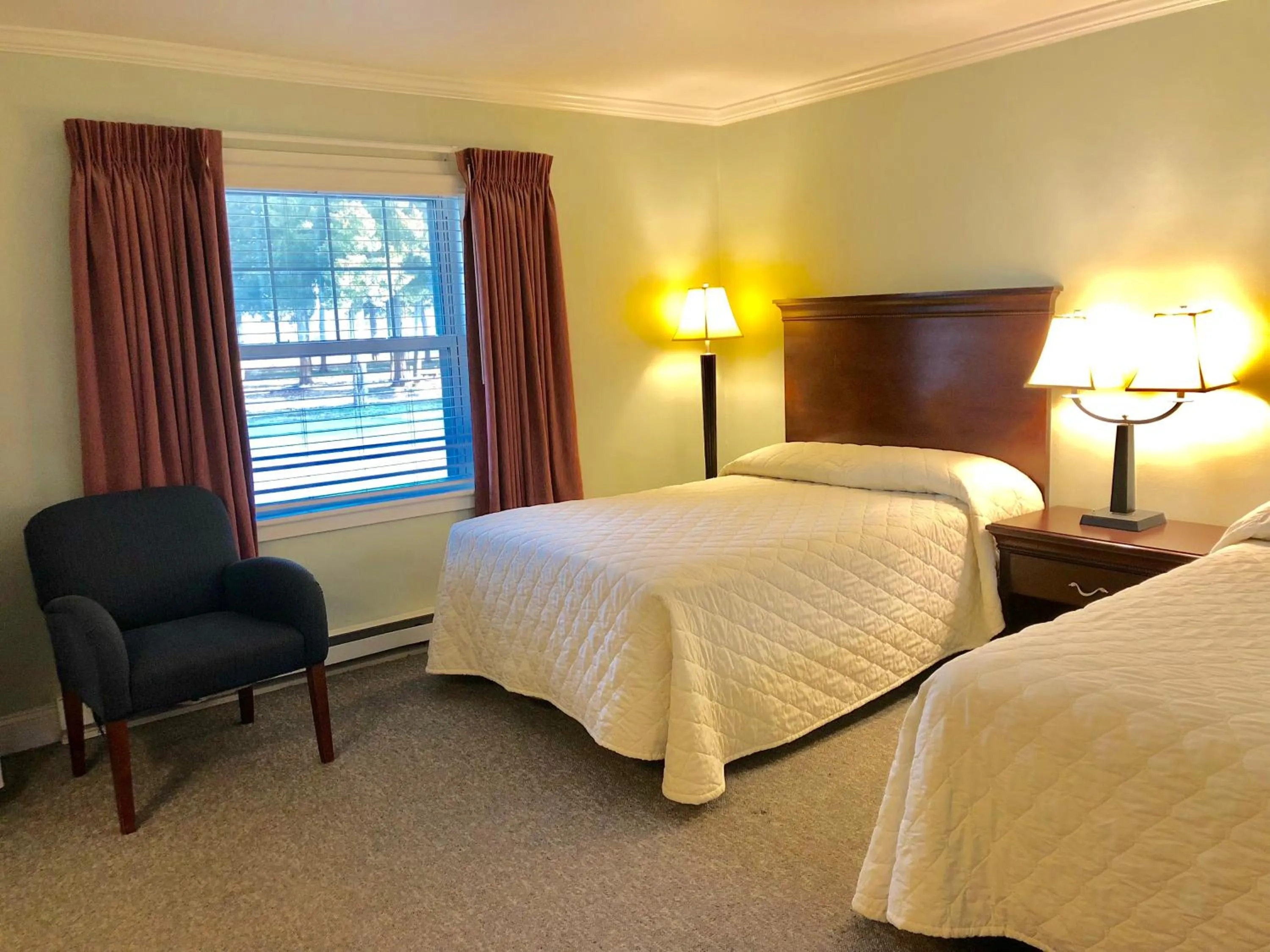 Bed in Hyland Motor Inn