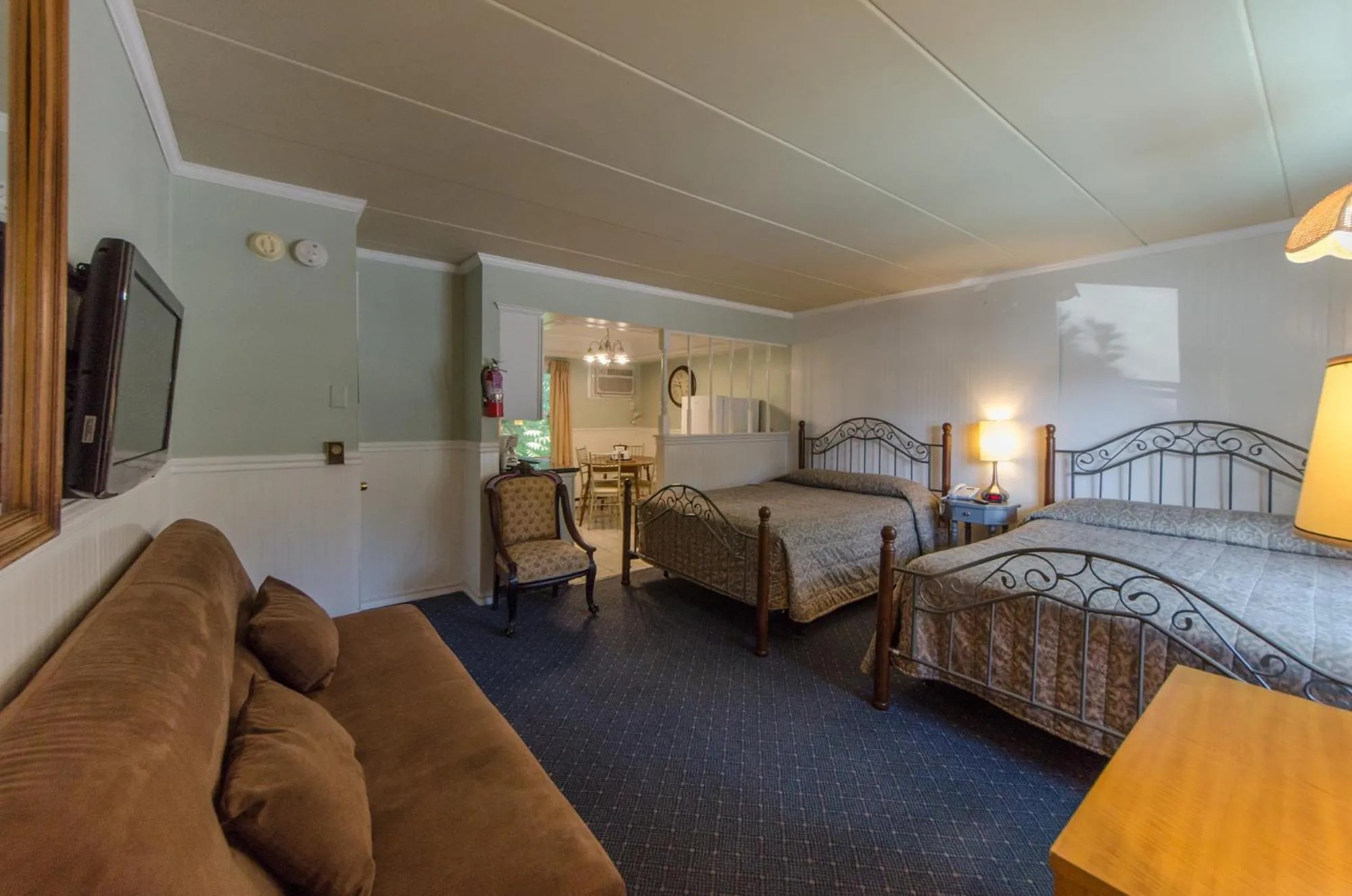 Bed in Hyland Motor Inn