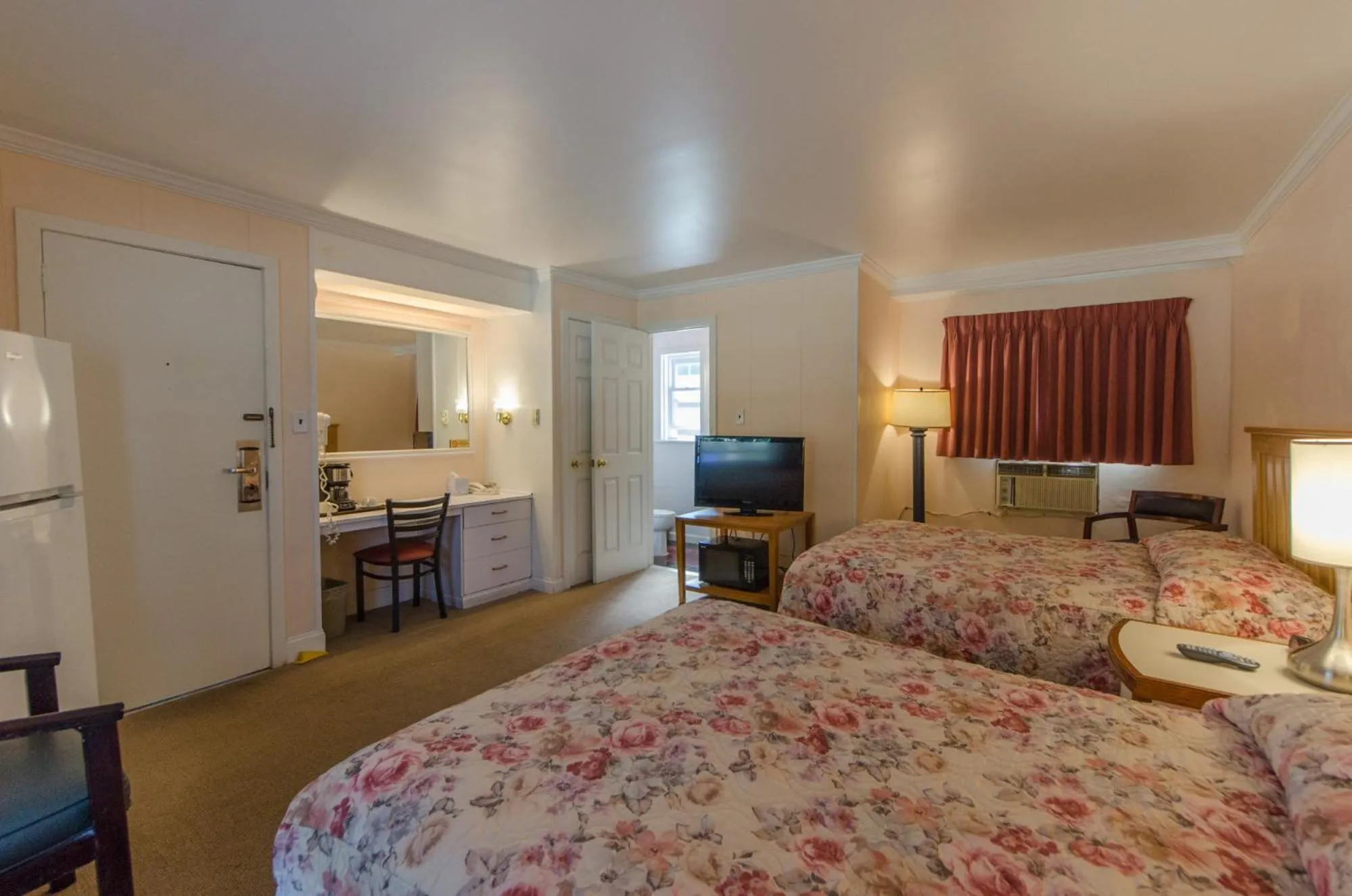 Bed in Hyland Motor Inn