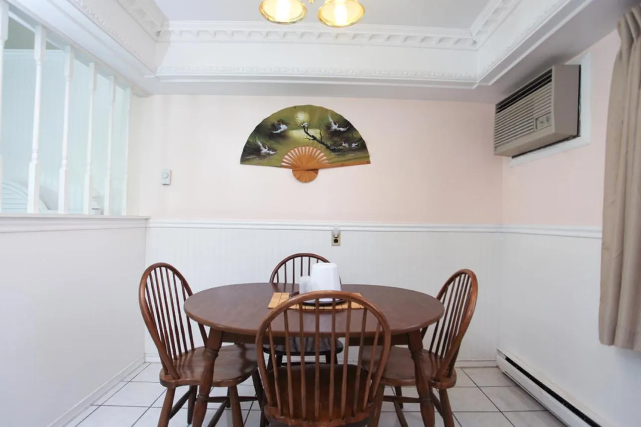 Dining area in Hyland Motor Inn