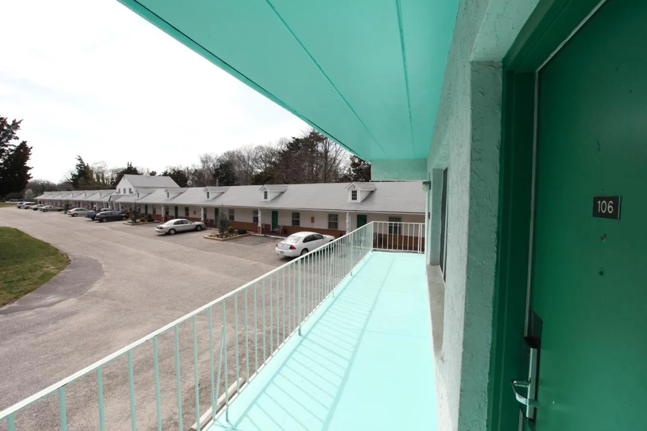 Day in Hyland Motor Inn