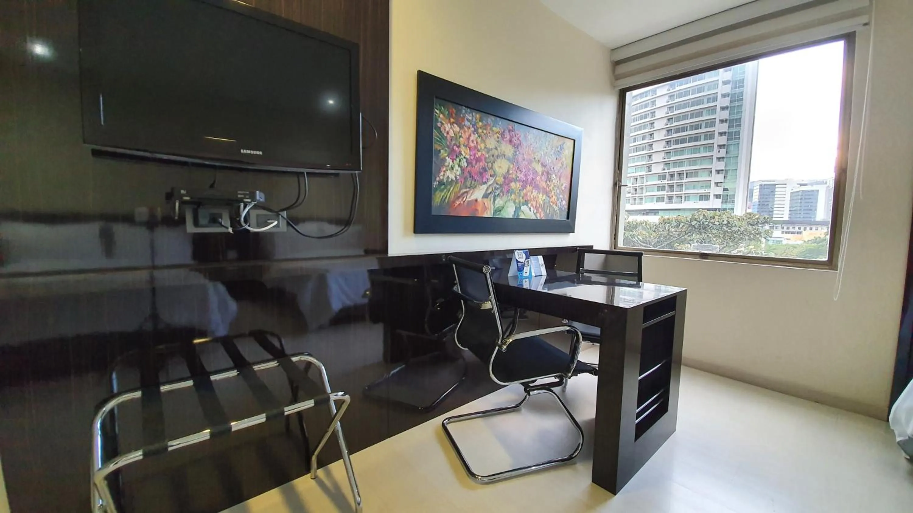 TV and multimedia in GHL Hotel Portón Medellín