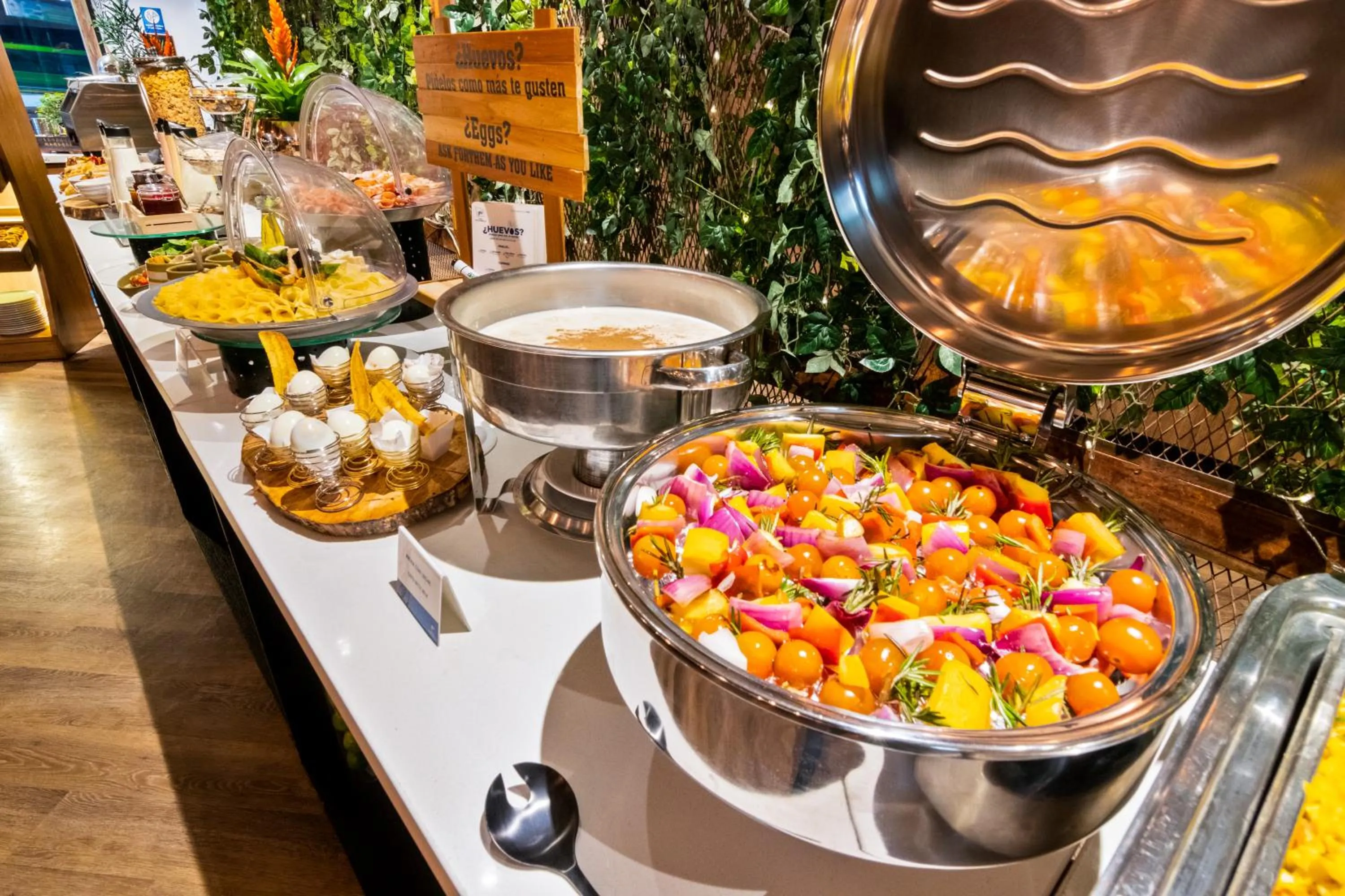 Food in GHL Hotel Portón Medellín