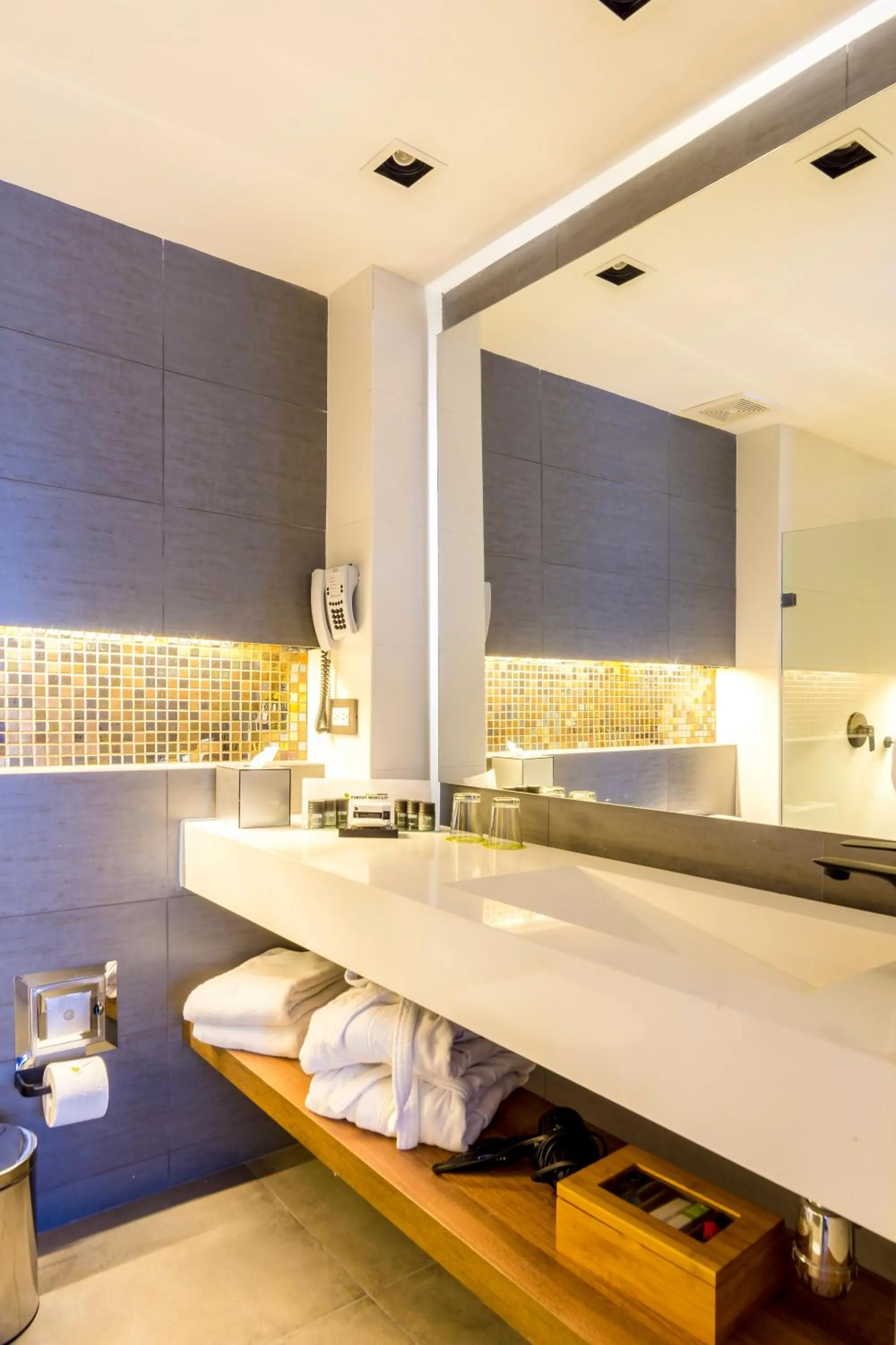 Shower in GHL Hotel Portón Medellín