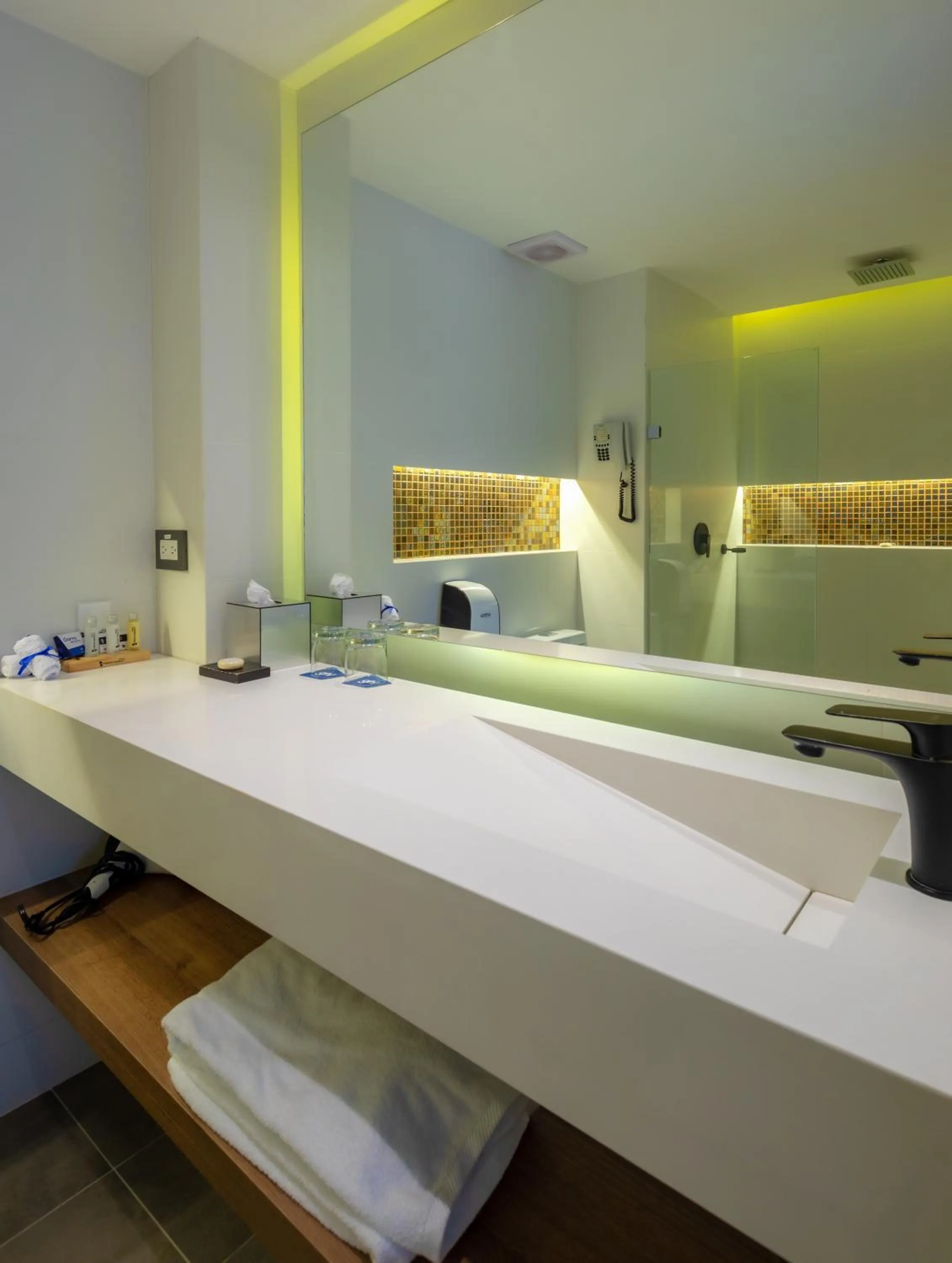 Shower in GHL Hotel Portón Medellín