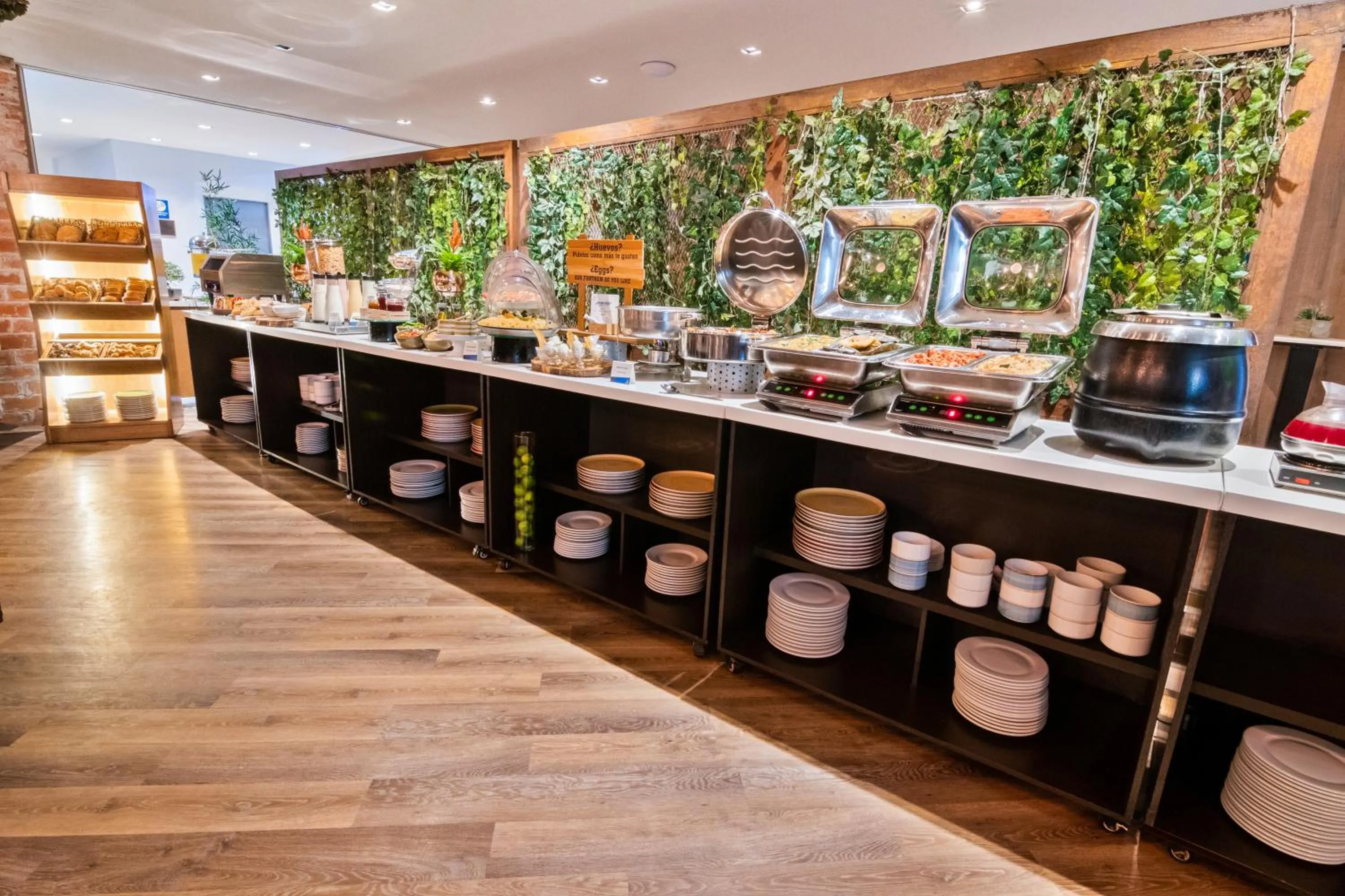 Food and drinks in GHL Hotel Portón Medellín