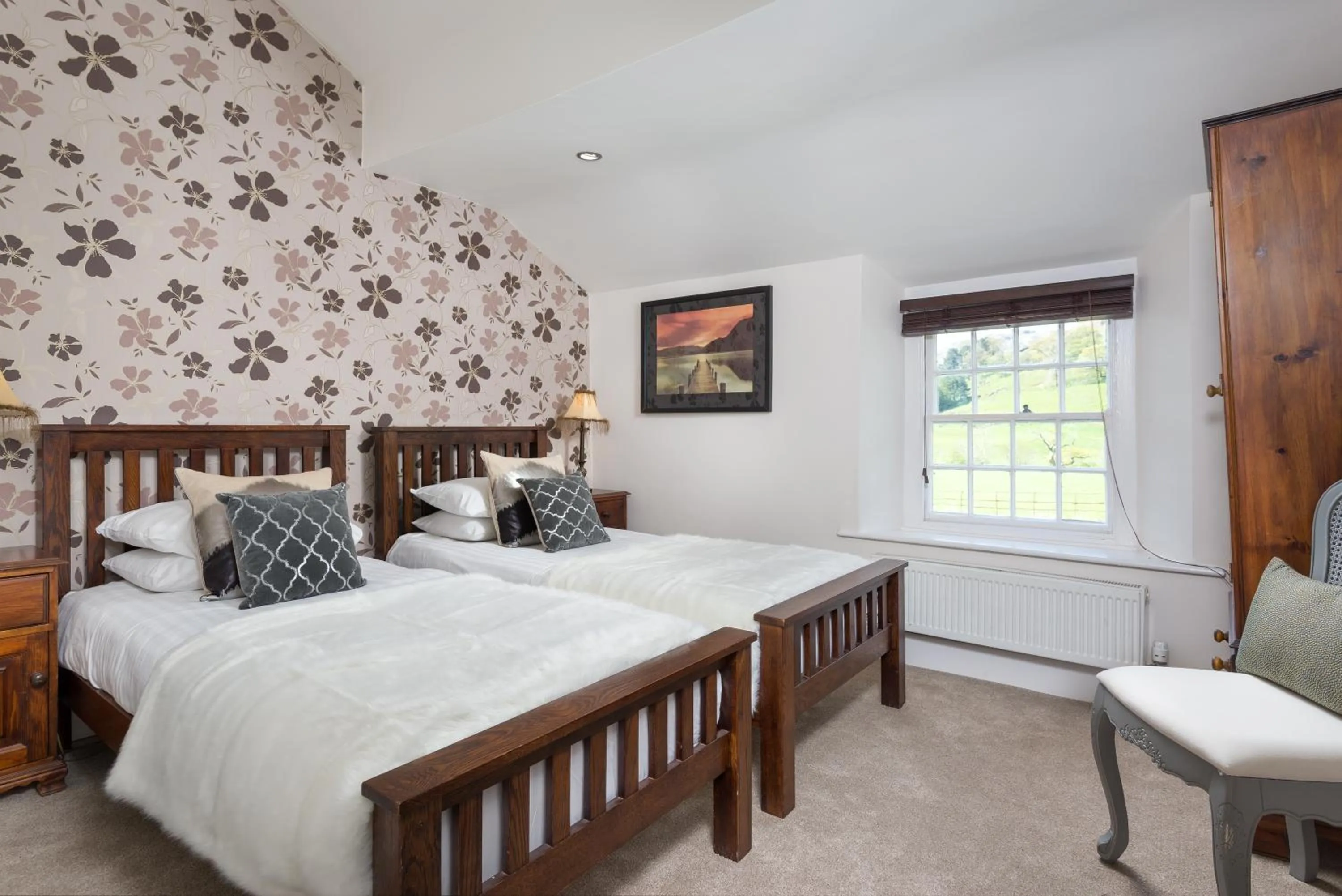 Bedroom, Bed in The Traveller's Rest