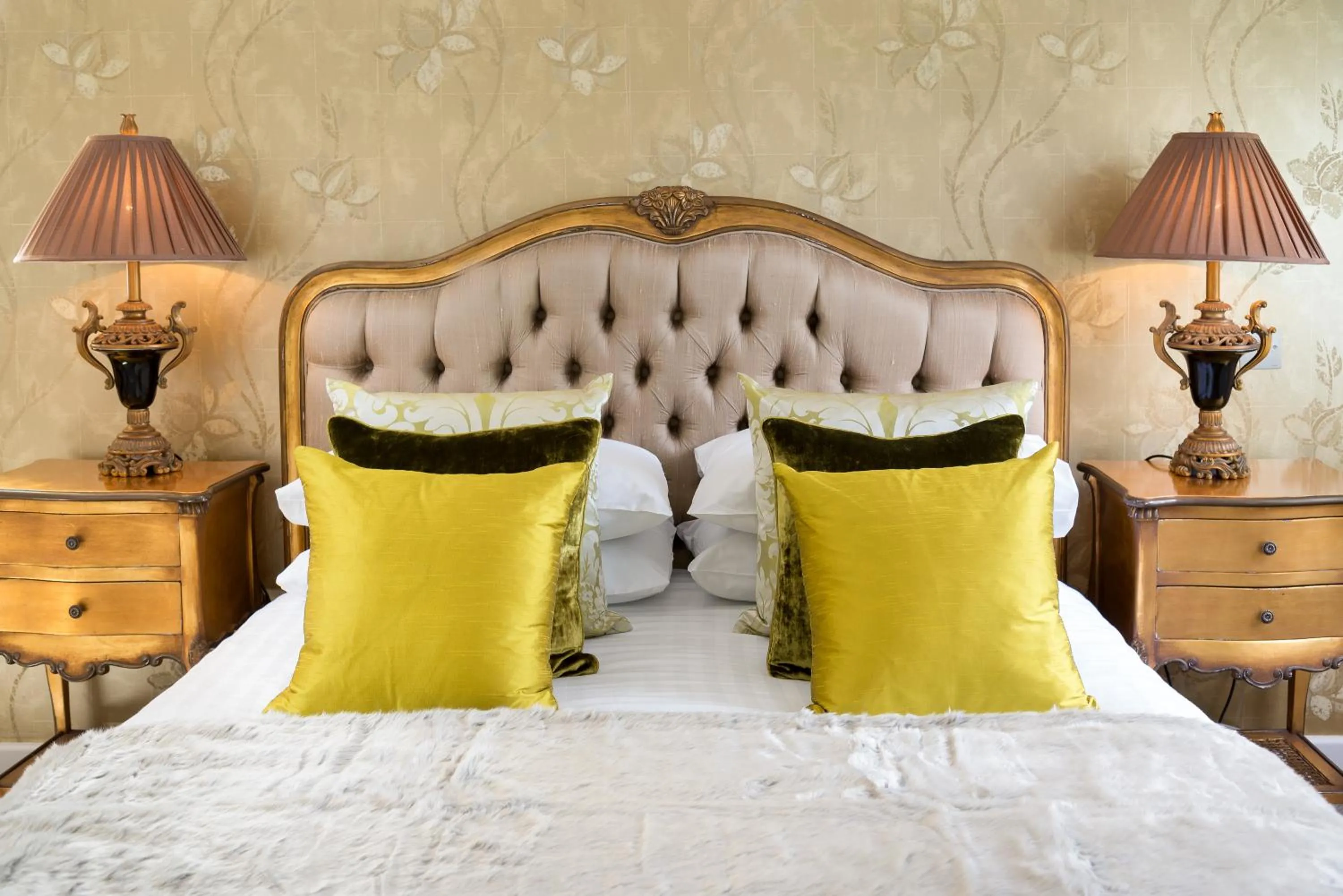 Bedroom, Bed in The Traveller's Rest