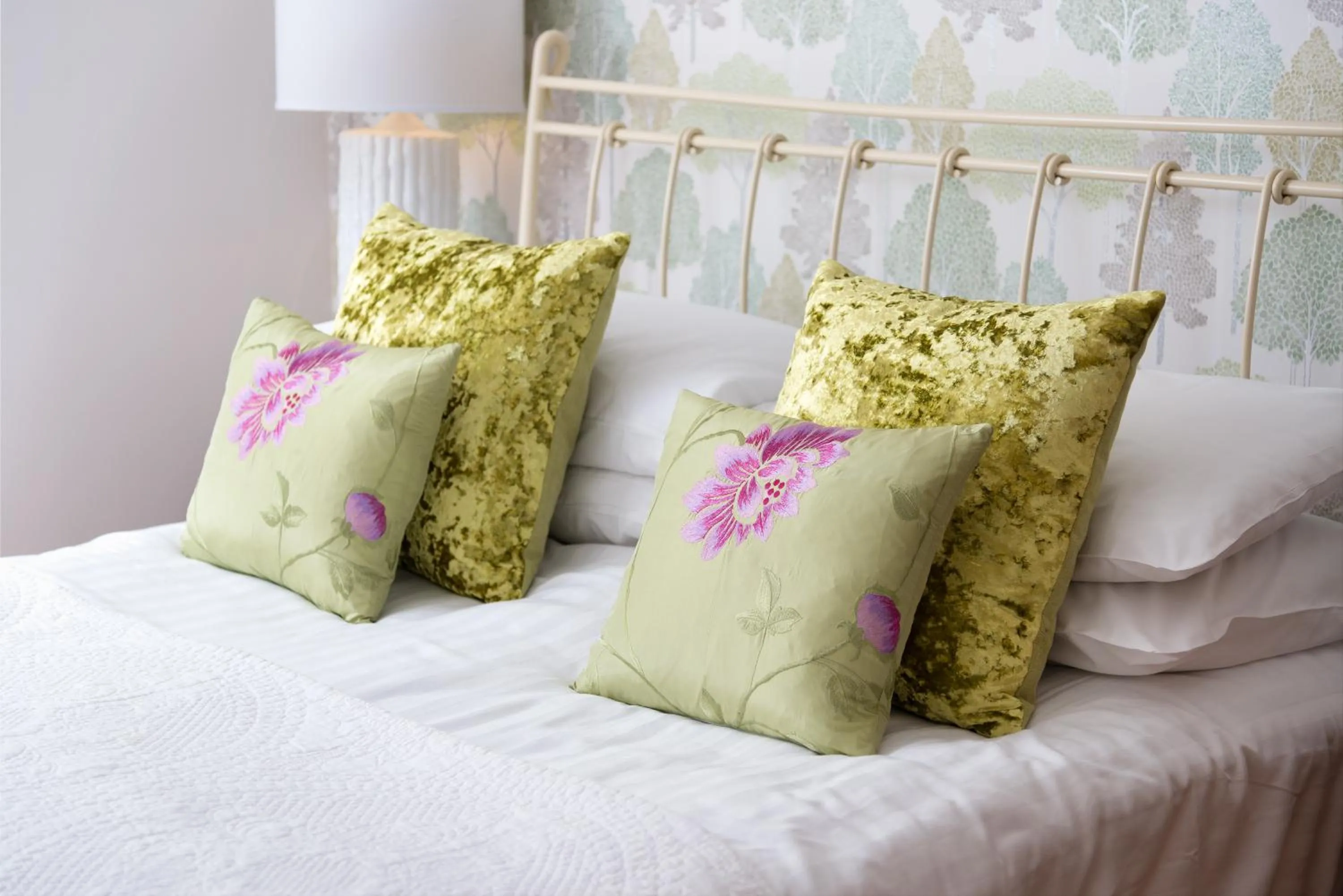 Bedroom, Bed in The Traveller's Rest