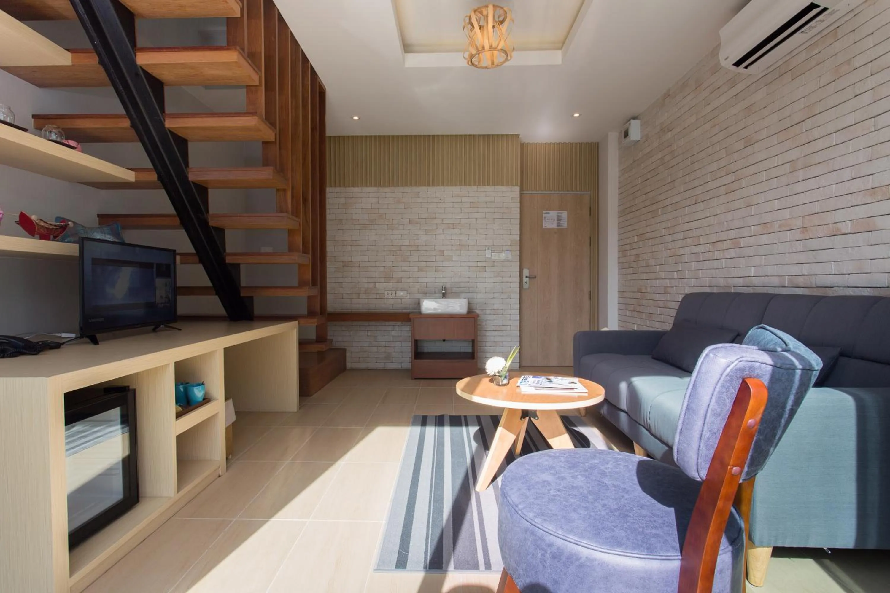 TV and multimedia in LaRio Hotel Krabi-SHA Extra Plus