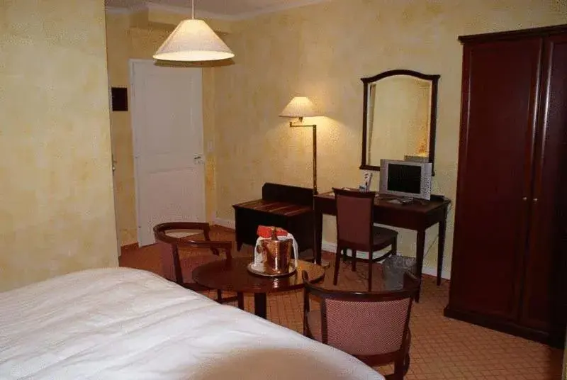 Superior Double Room in Hotel de Bahyse Superior Double Room in Hotel de Bahyse