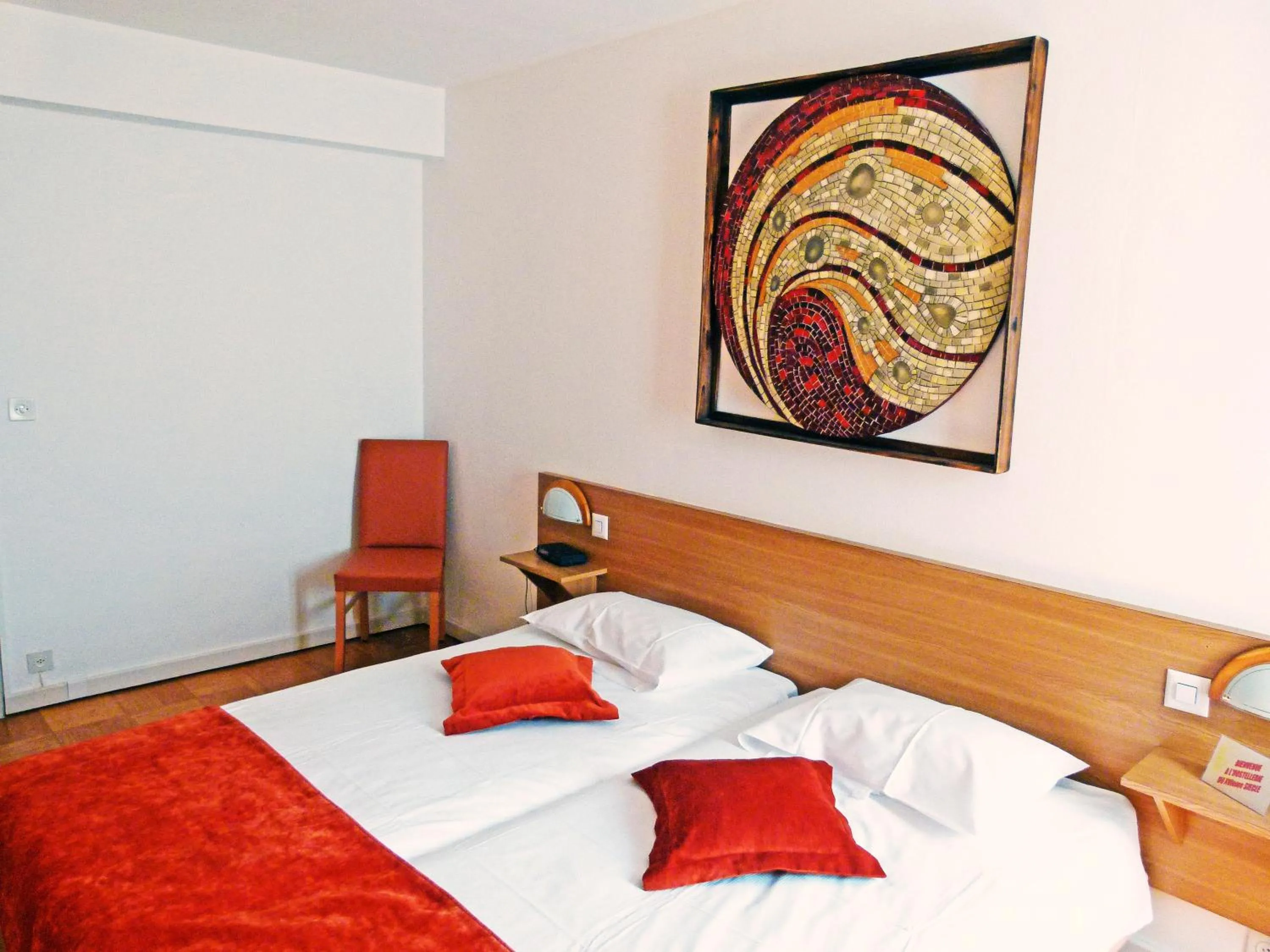 Bed in Hostellerie du XVI Siècle