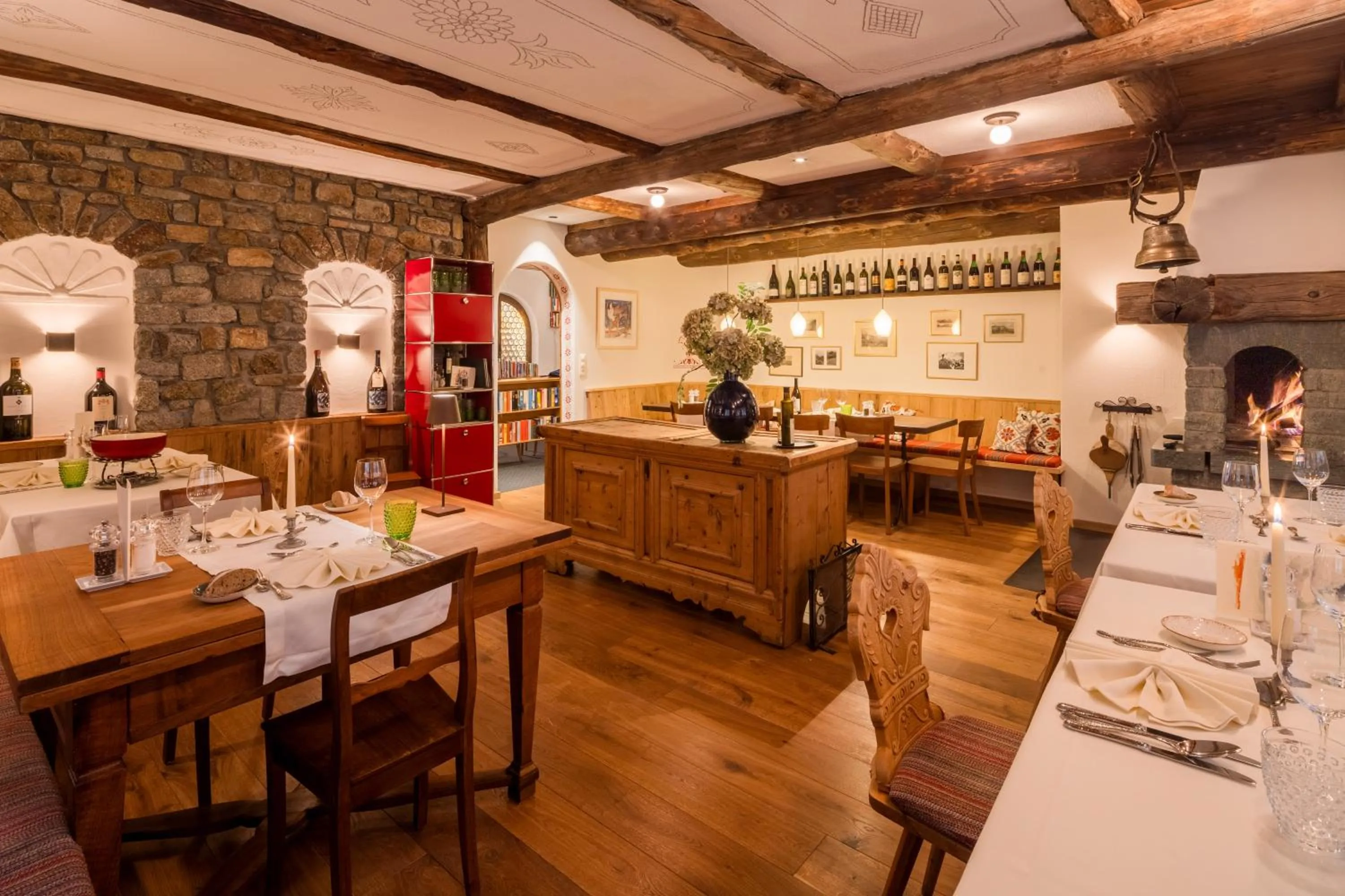 Restaurant/places to eat in Hotel Chesa Randolina