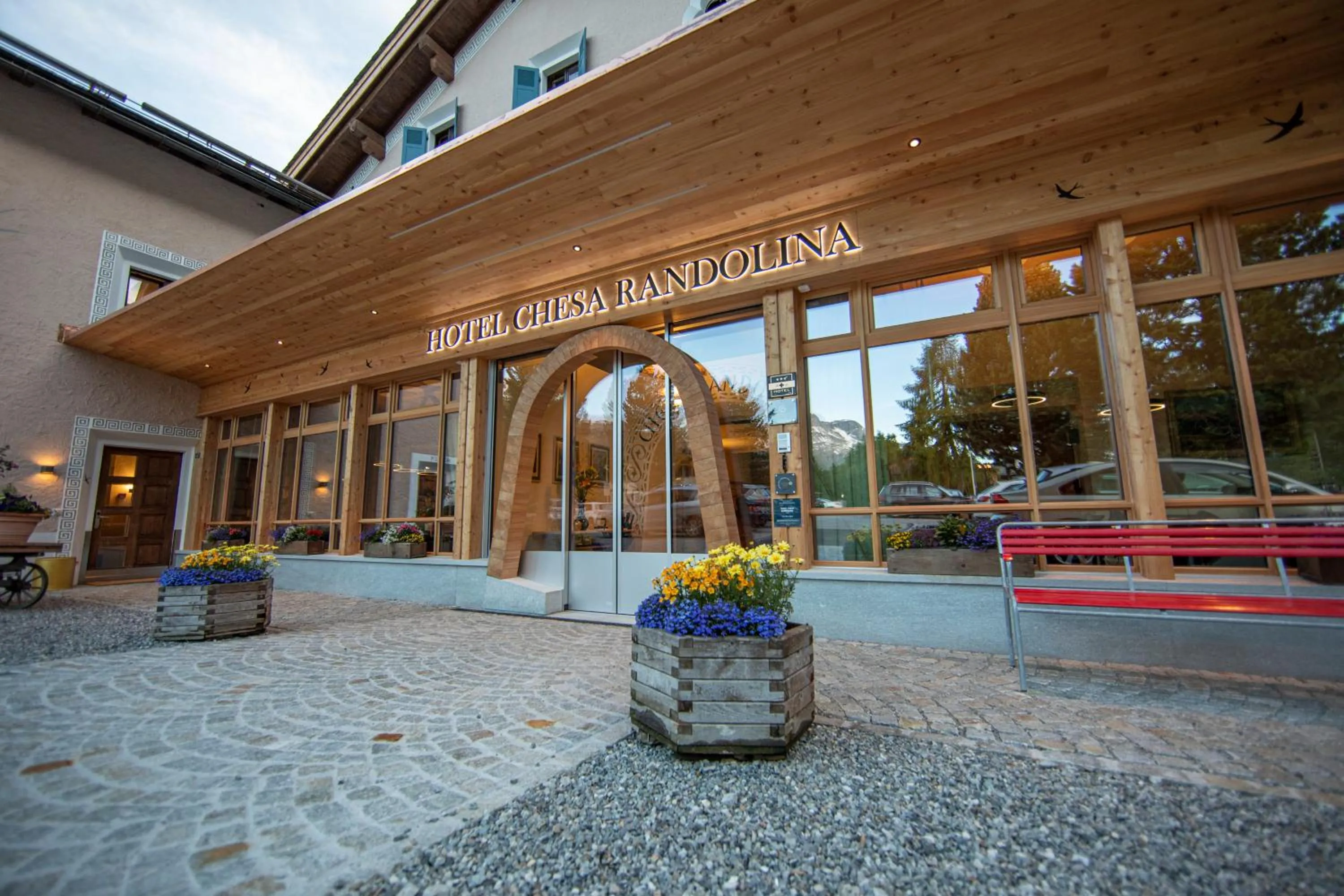 Facade/entrance in Hotel Chesa Randolina