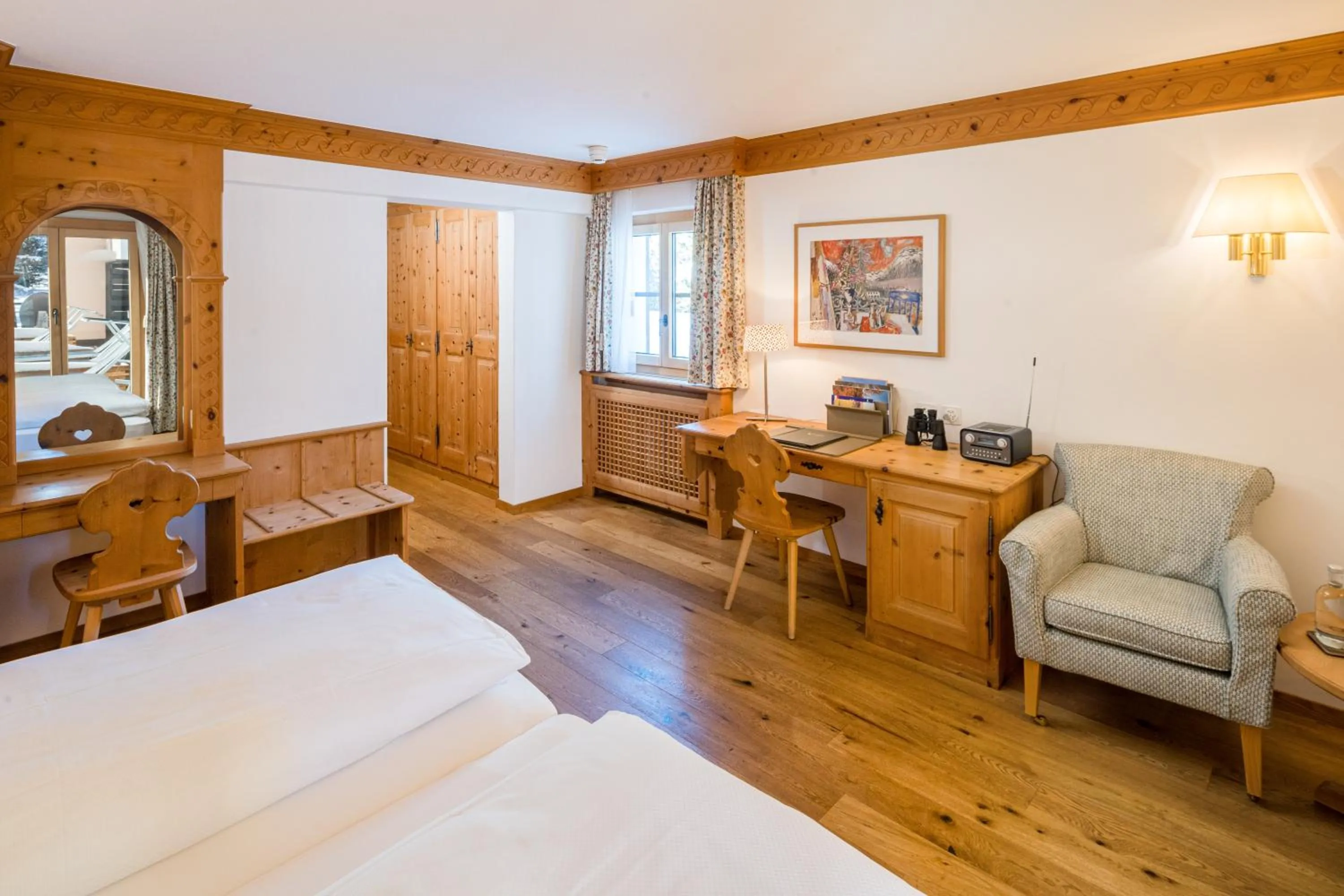 Photo of the whole room, Bed in Hotel Chesa Randolina