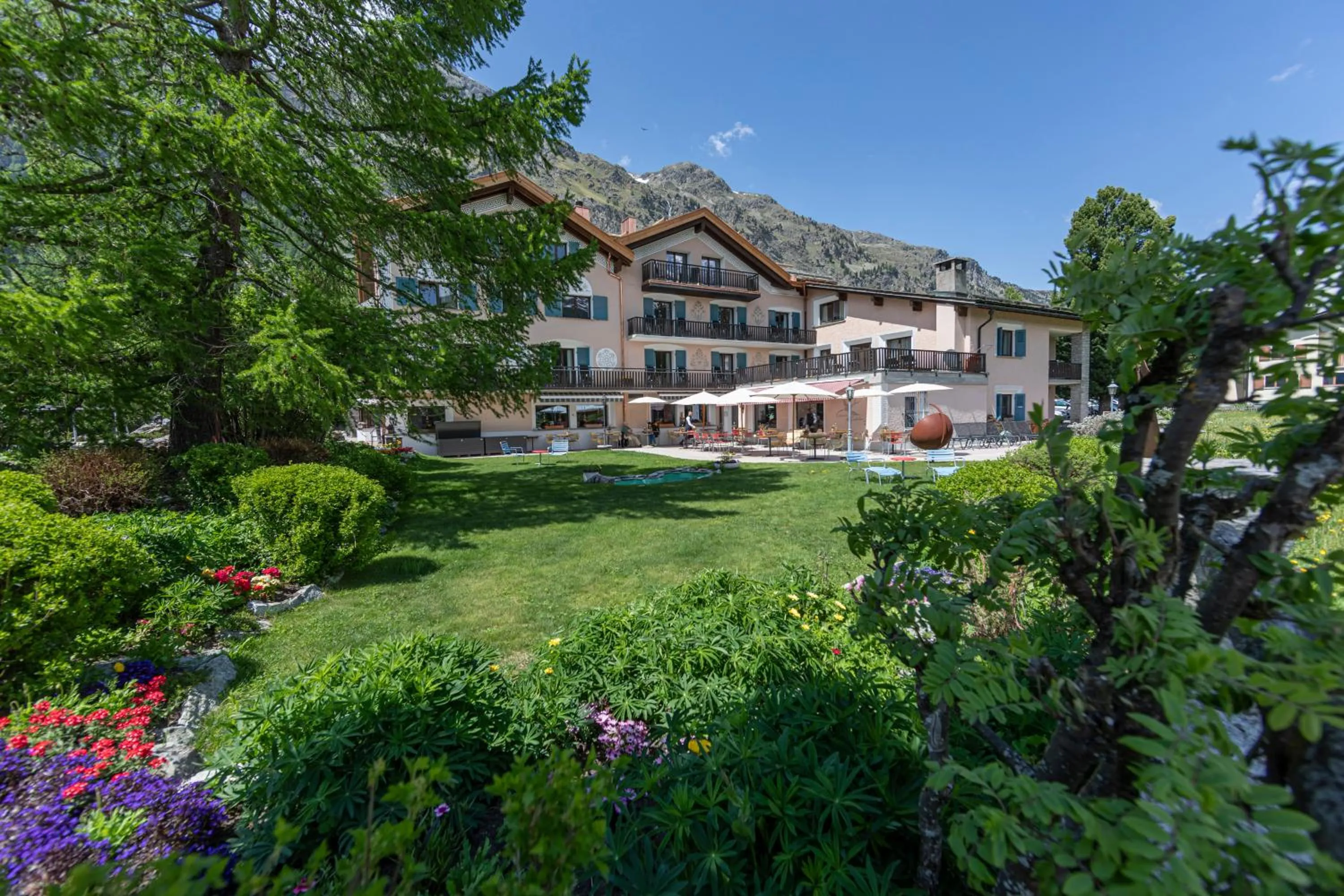 Property building in Hotel Chesa Randolina