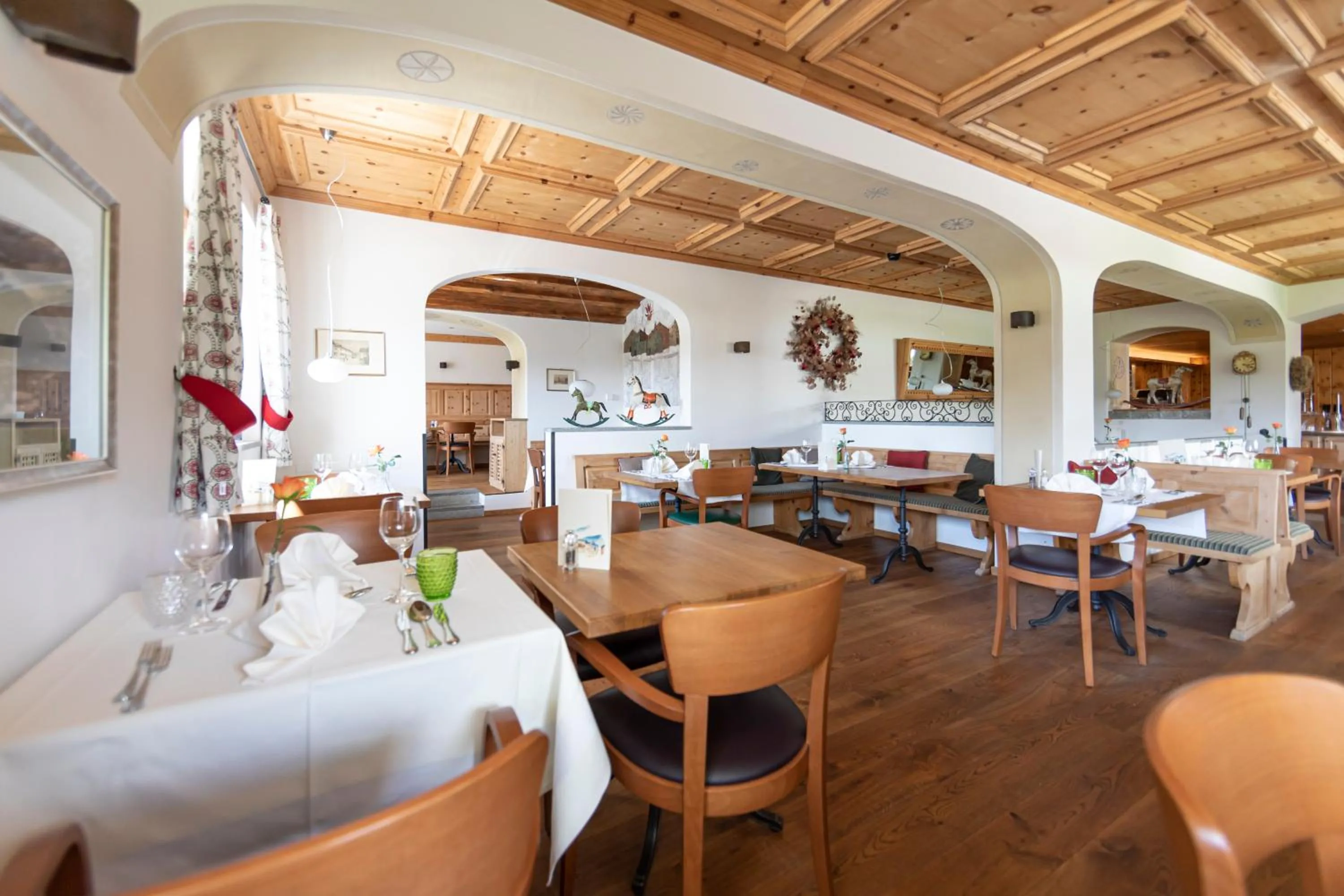 Restaurant/places to eat in Hotel Chesa Randolina