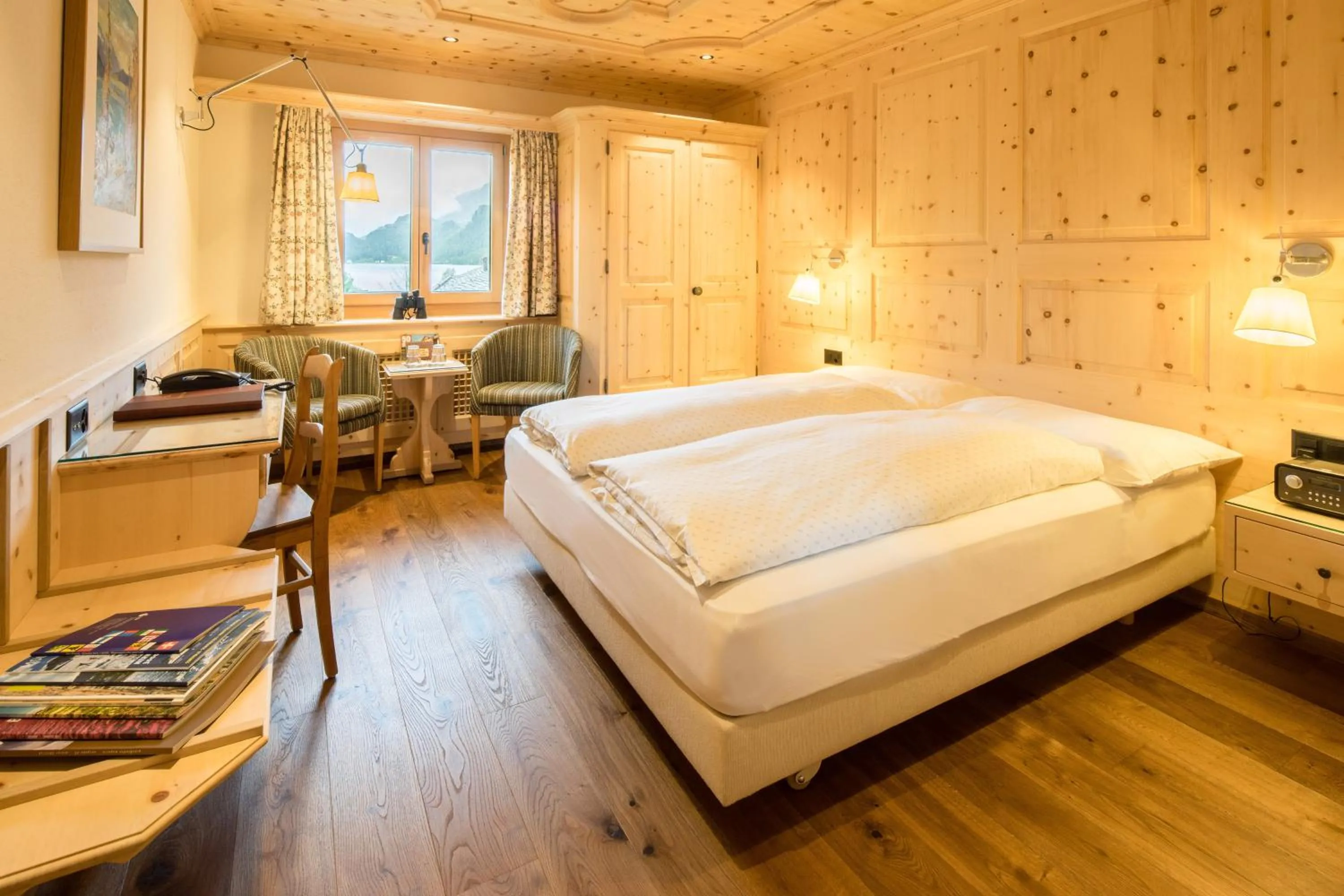 Photo of the whole room, Bed in Hotel Chesa Randolina