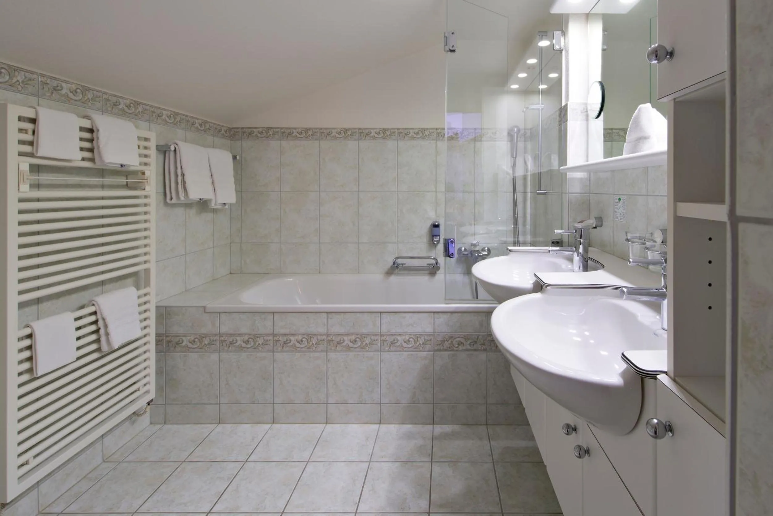 Bathroom in Hotel Chesa Randolina