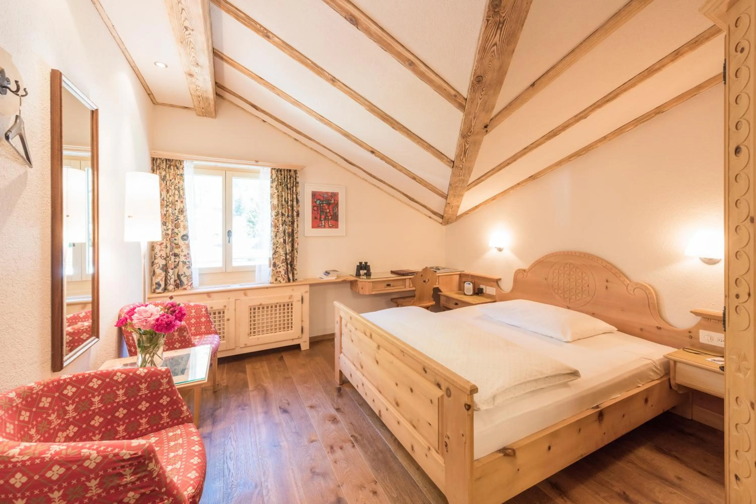 Bed in Hotel Chesa Randolina