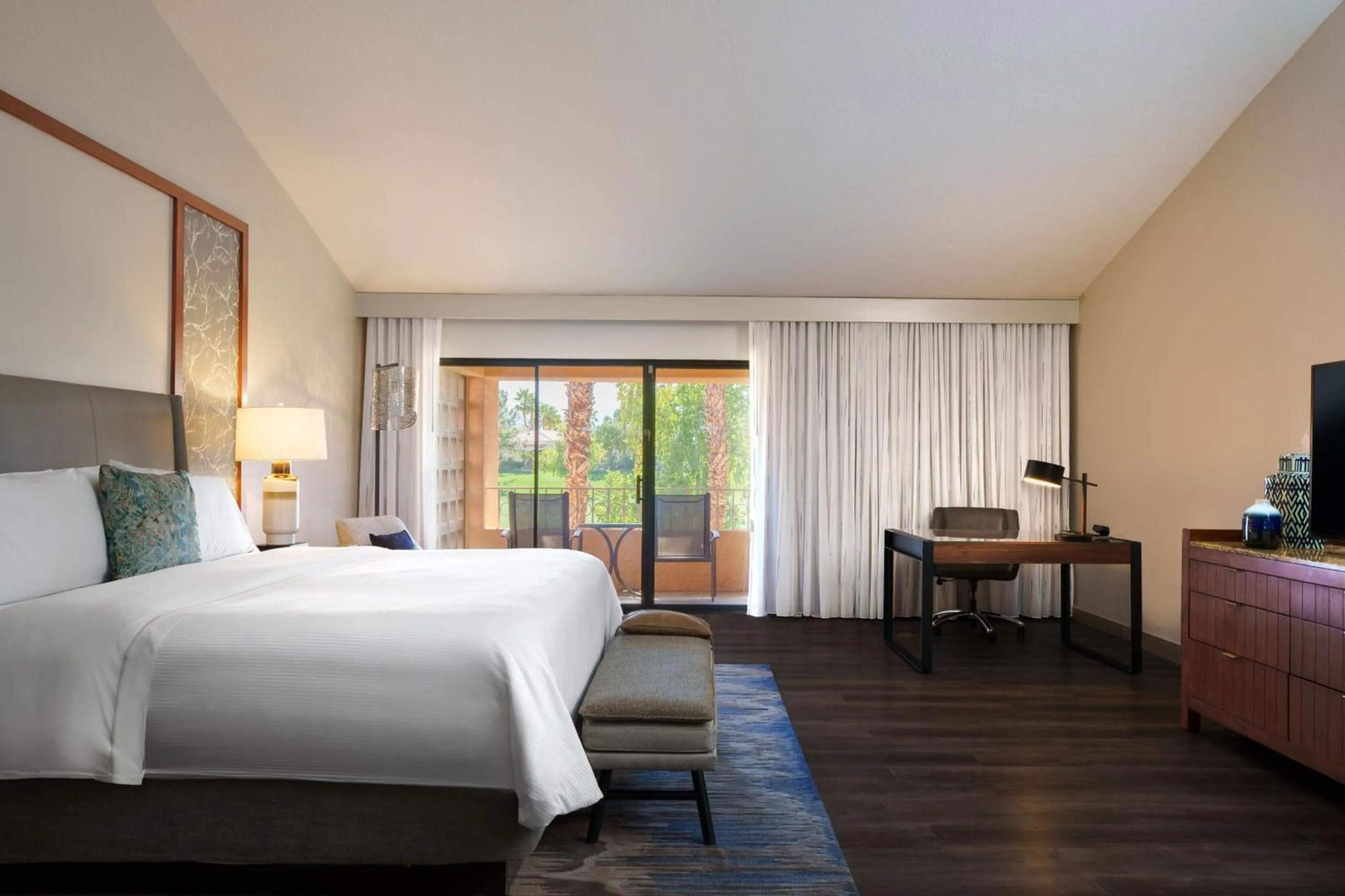 Bedroom, Bed in The Westin Rancho Mirage Golf Resort & Spa