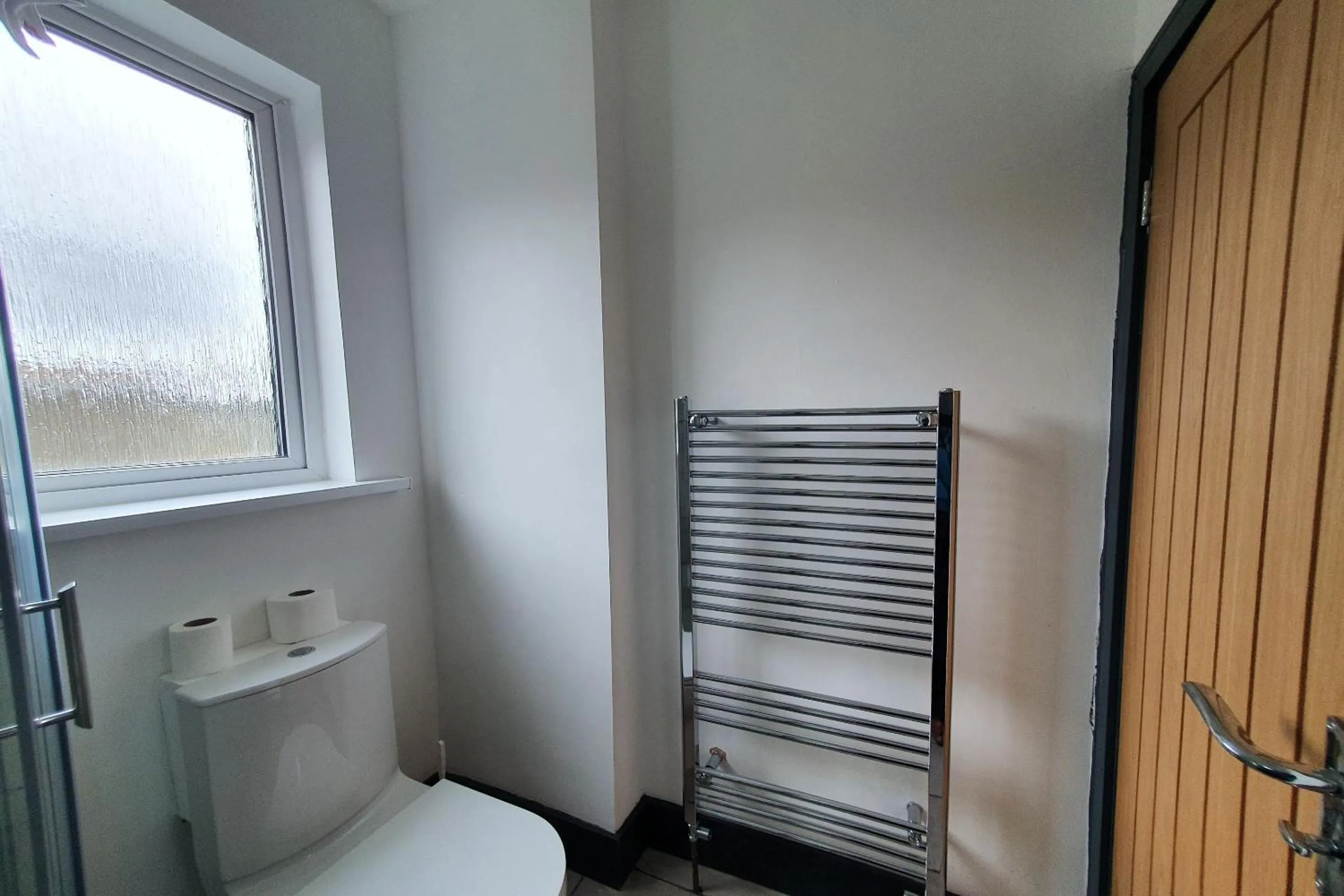 Bathroom in Devine Beach Hotel, Westcliff Southend-On-Sea