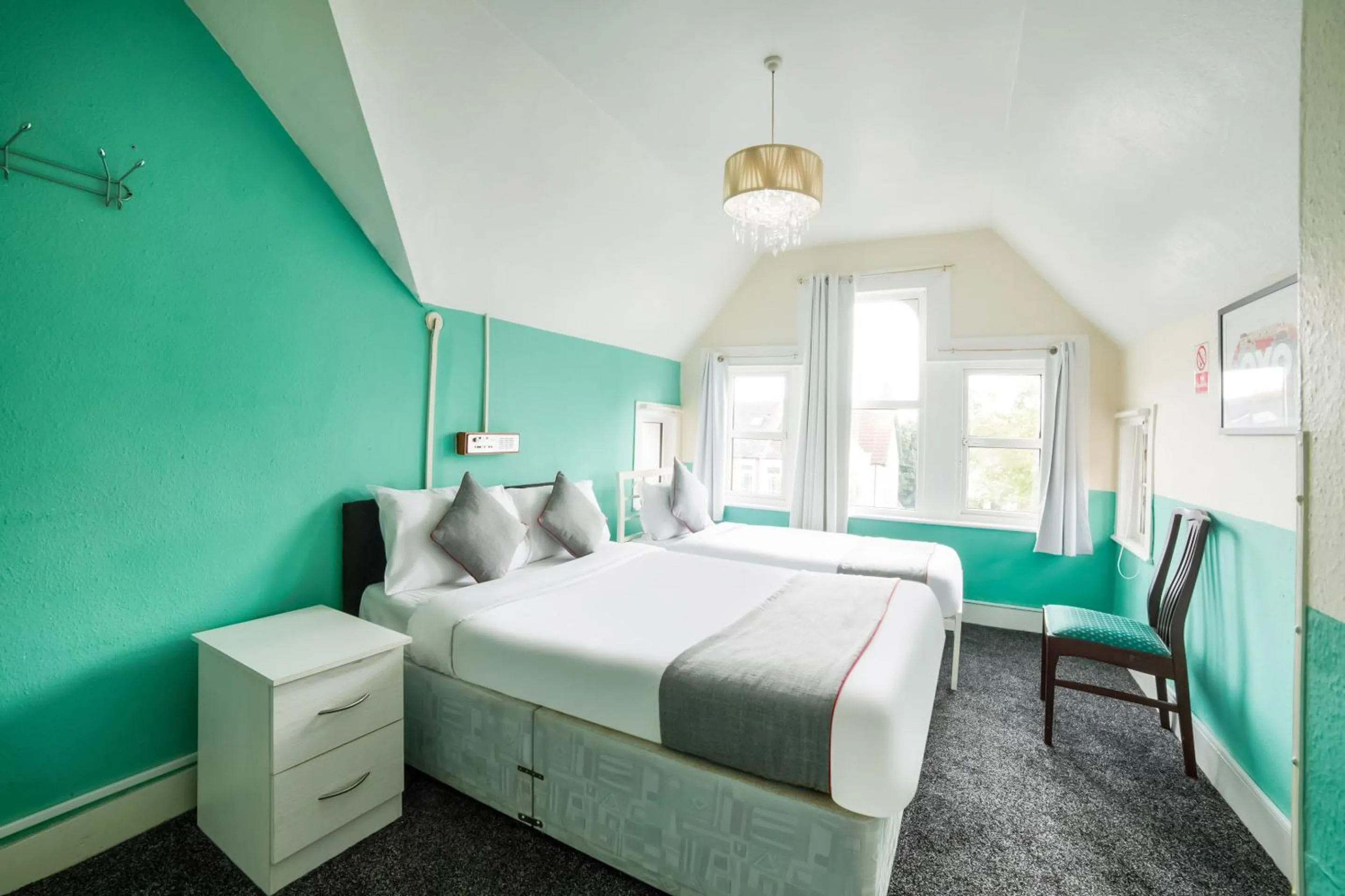 Bedroom, Bed in Devine Beach Hotel, Westcliff Southend-On-Sea