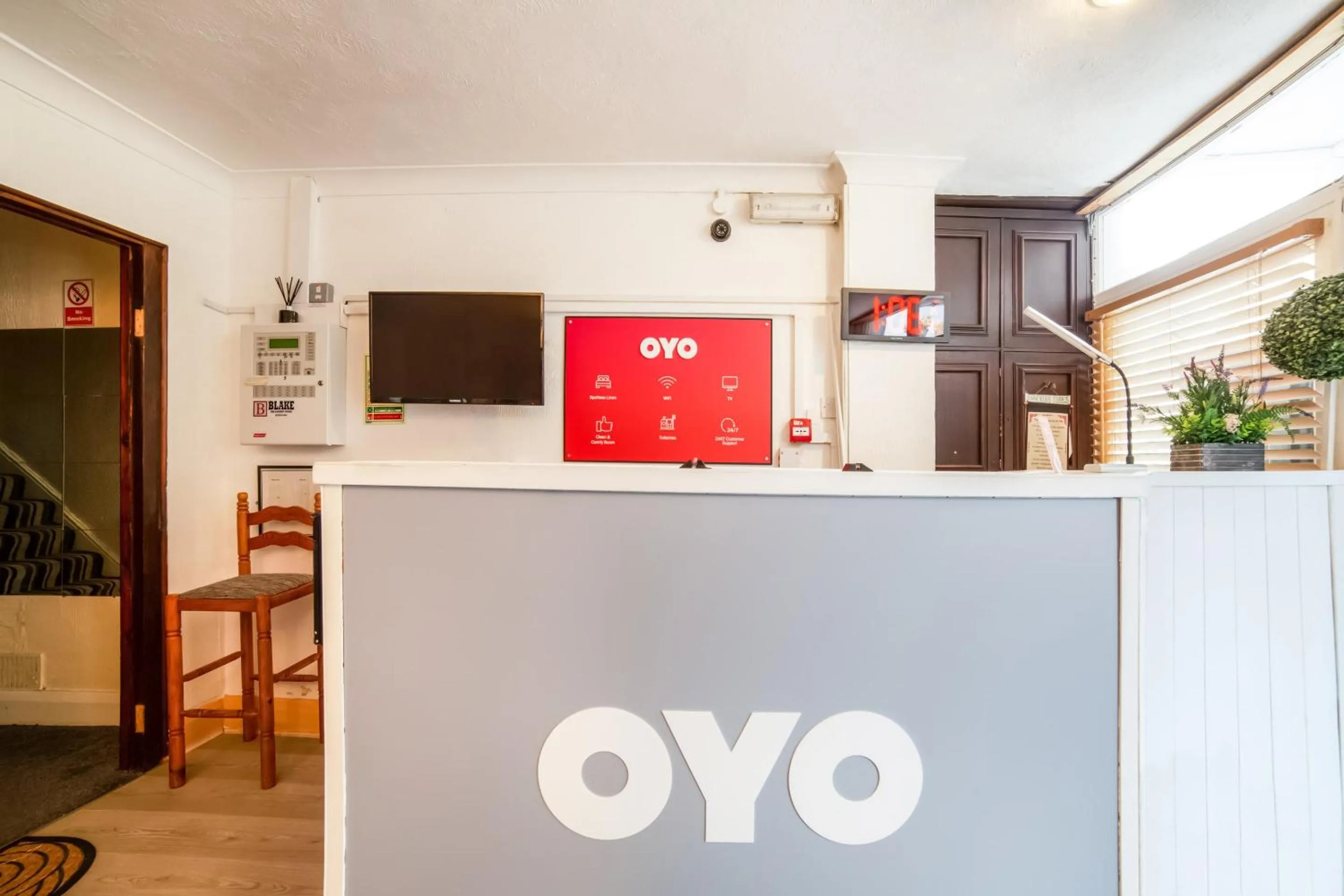 Lobby or reception in Devine Beach Hotel, Westcliff Southend-On-Sea