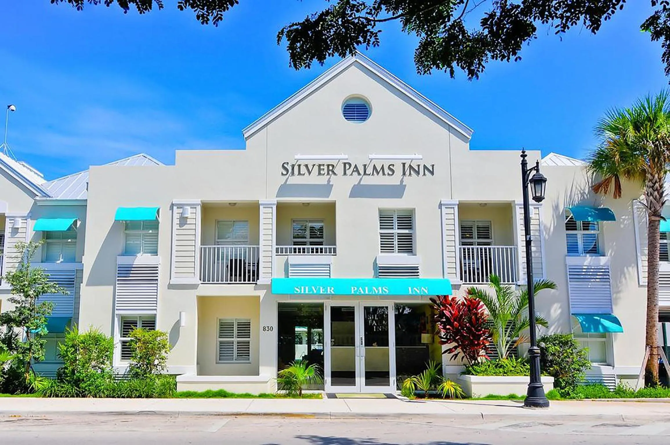 Property building in Silver Palms Inn