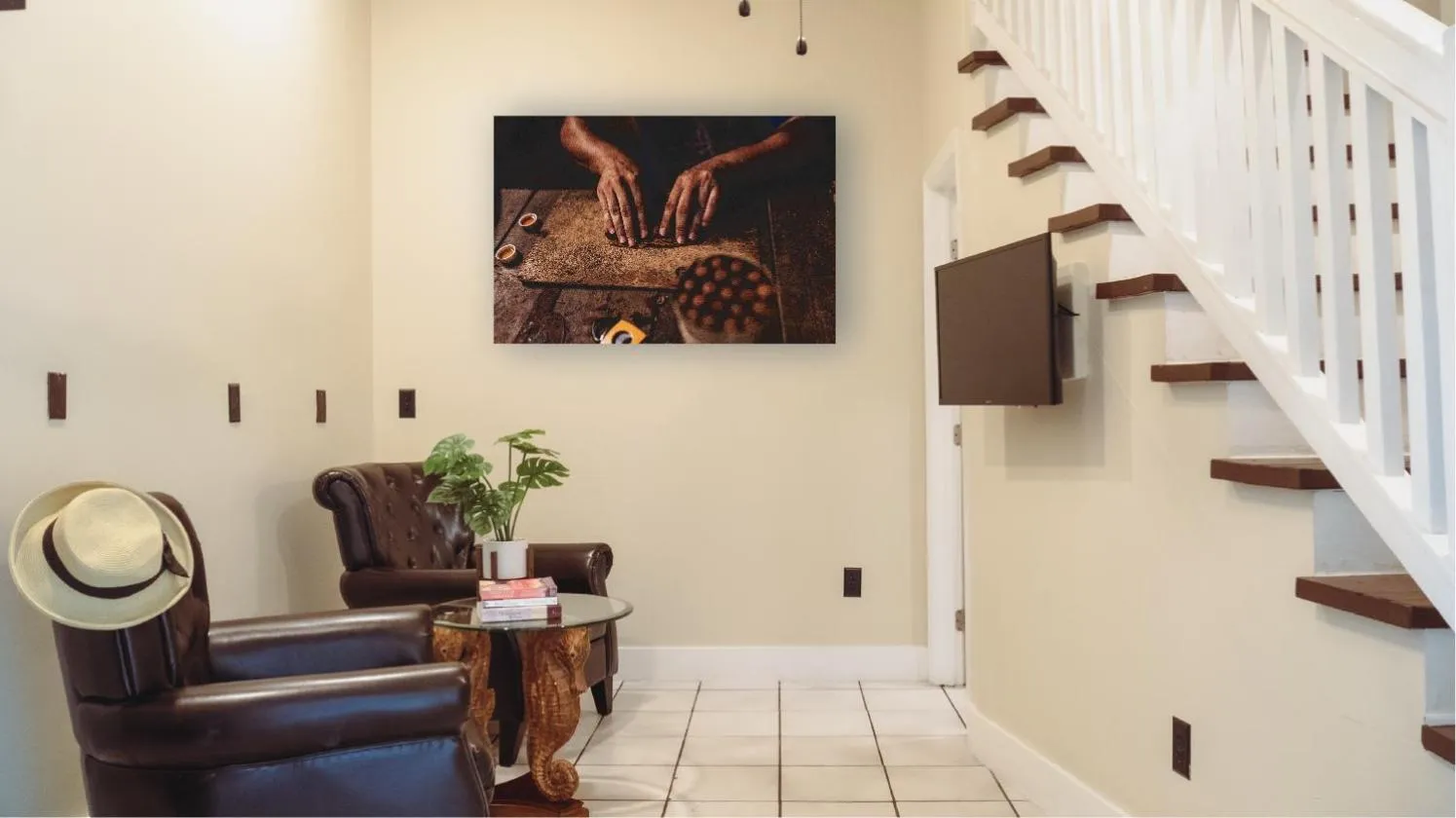 Living room in Silver Palms Inn