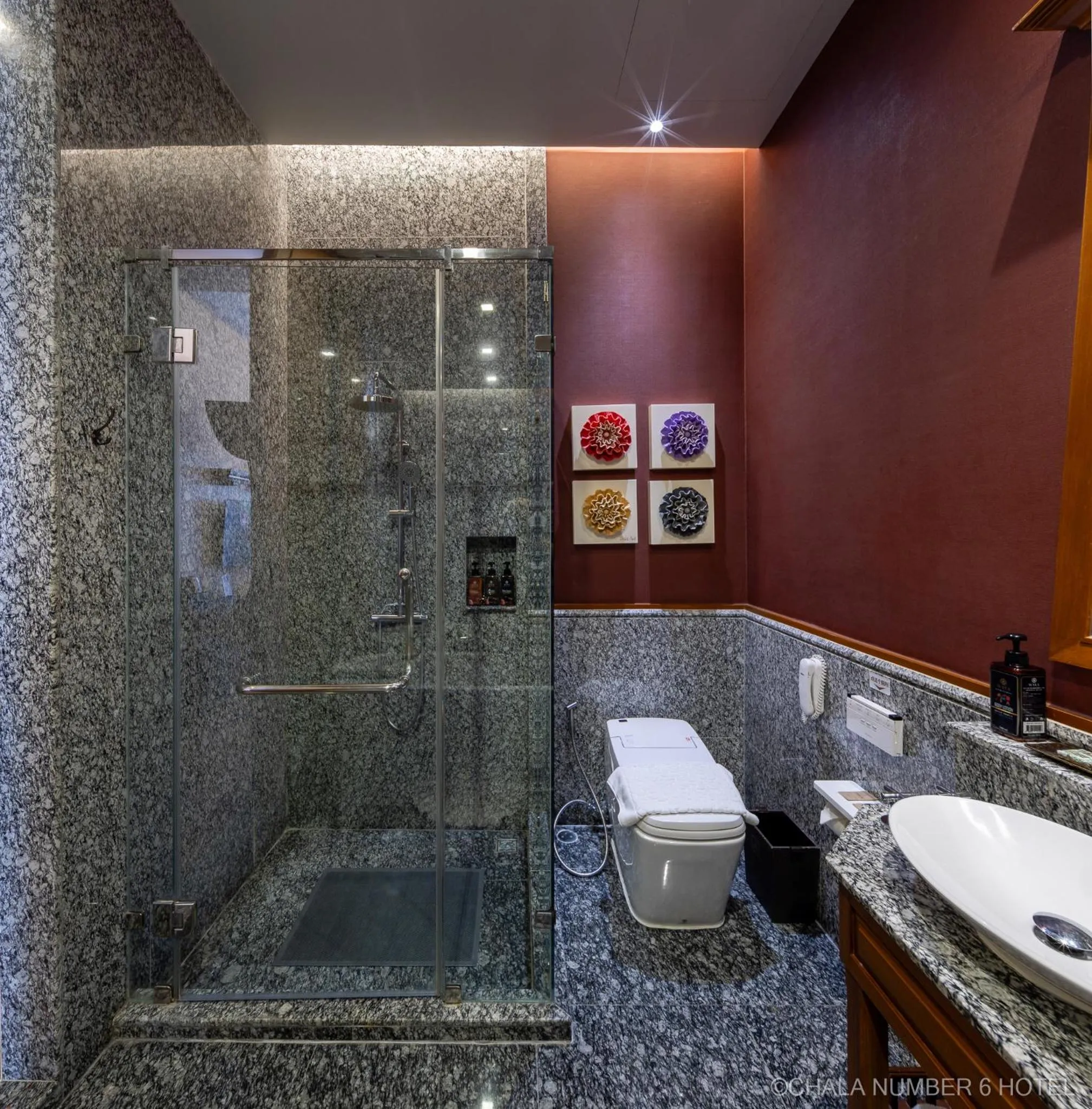 Bathroom in Chala Number6