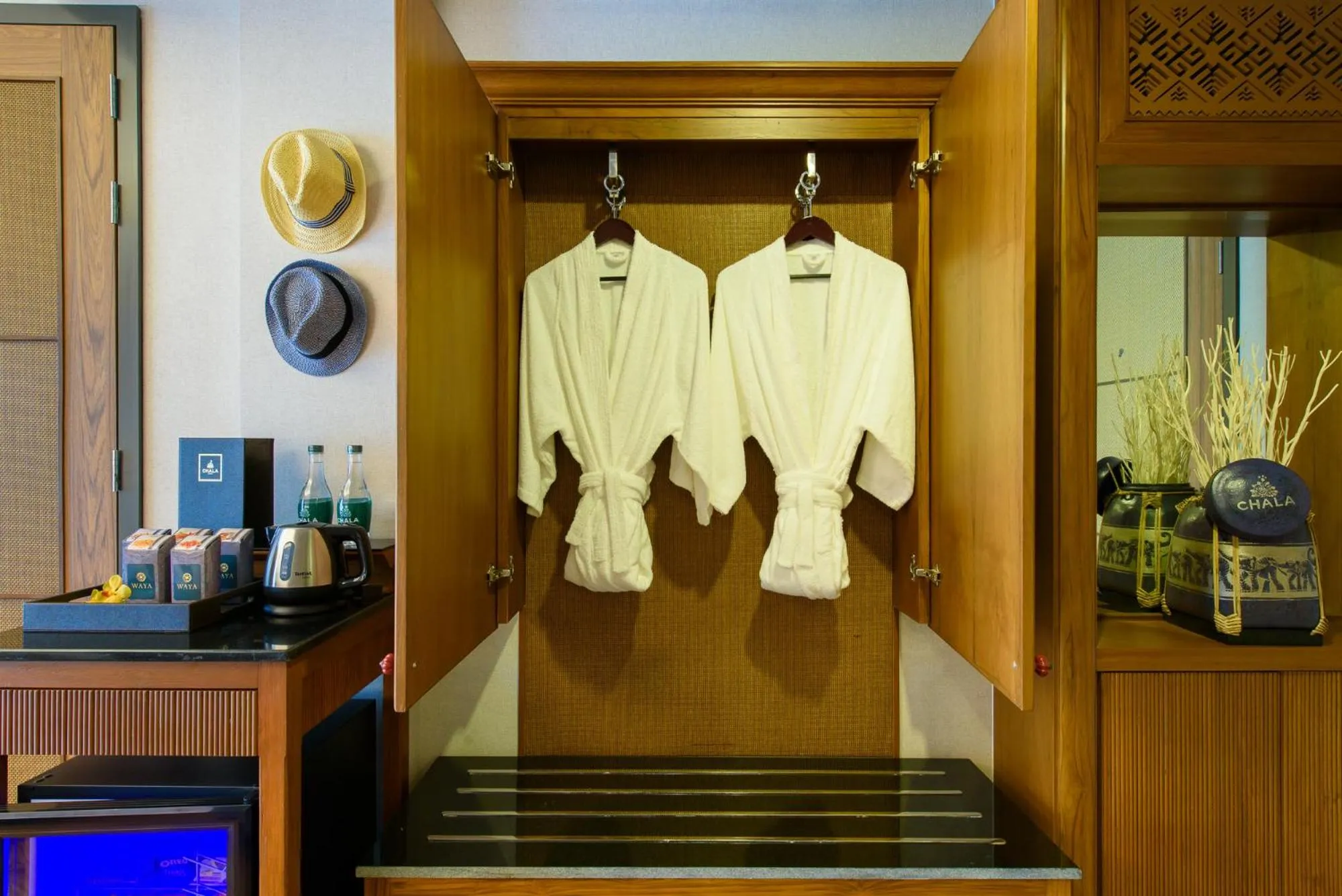 wardrobe in Chala Number6