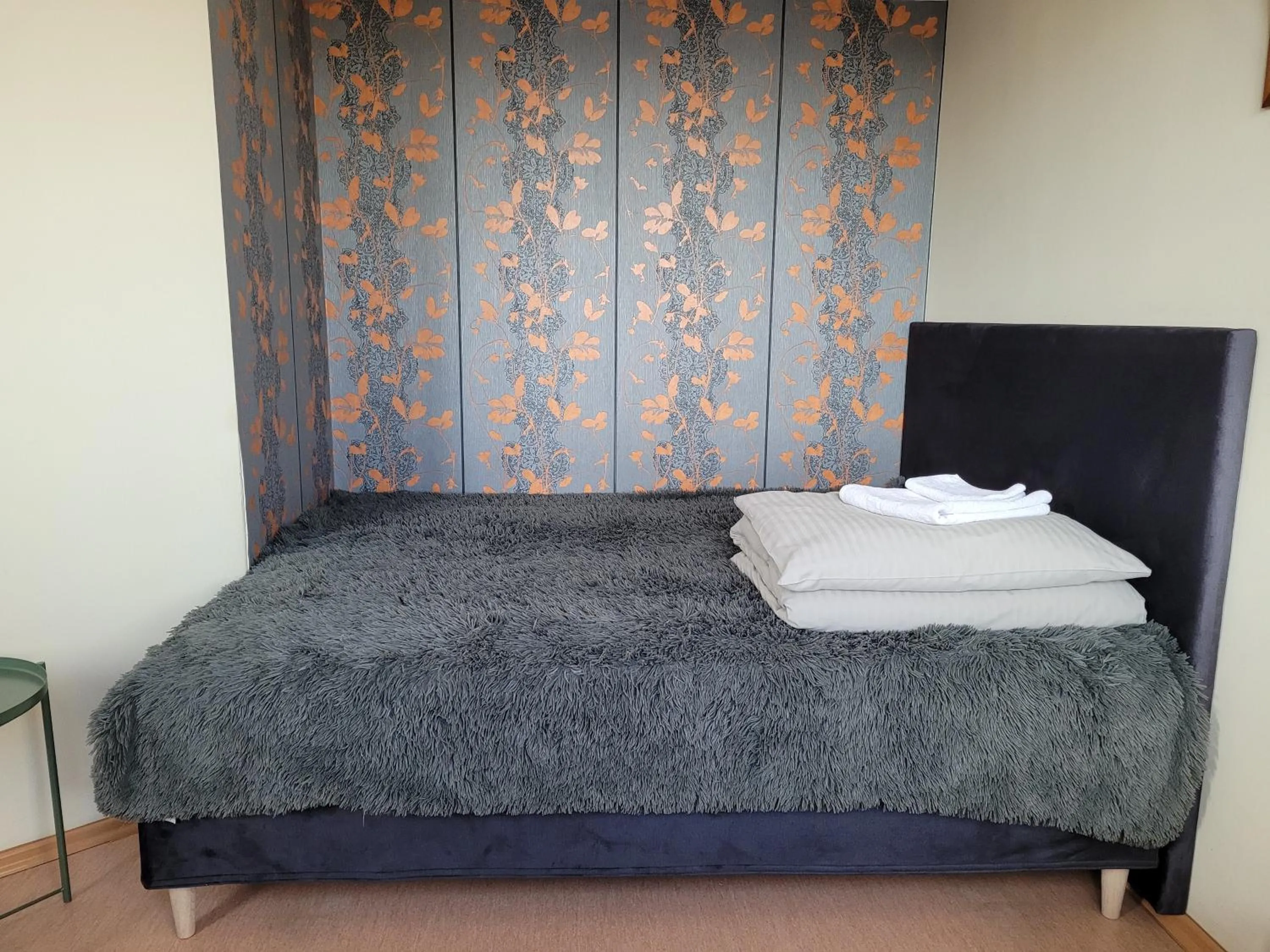 Seating area, Bed in Gosciniec Tombor