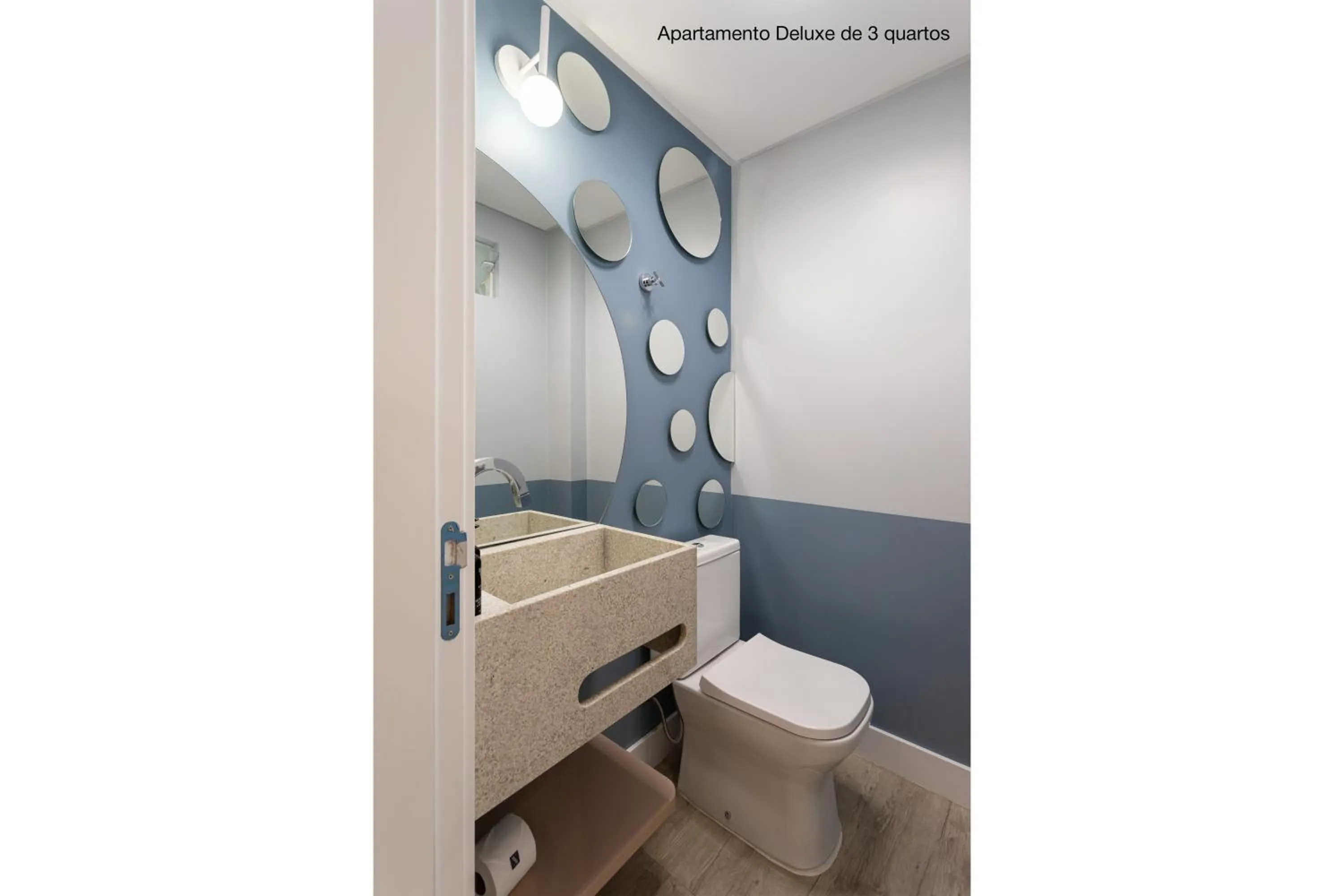 Bathroom in Santa Inn Hotel