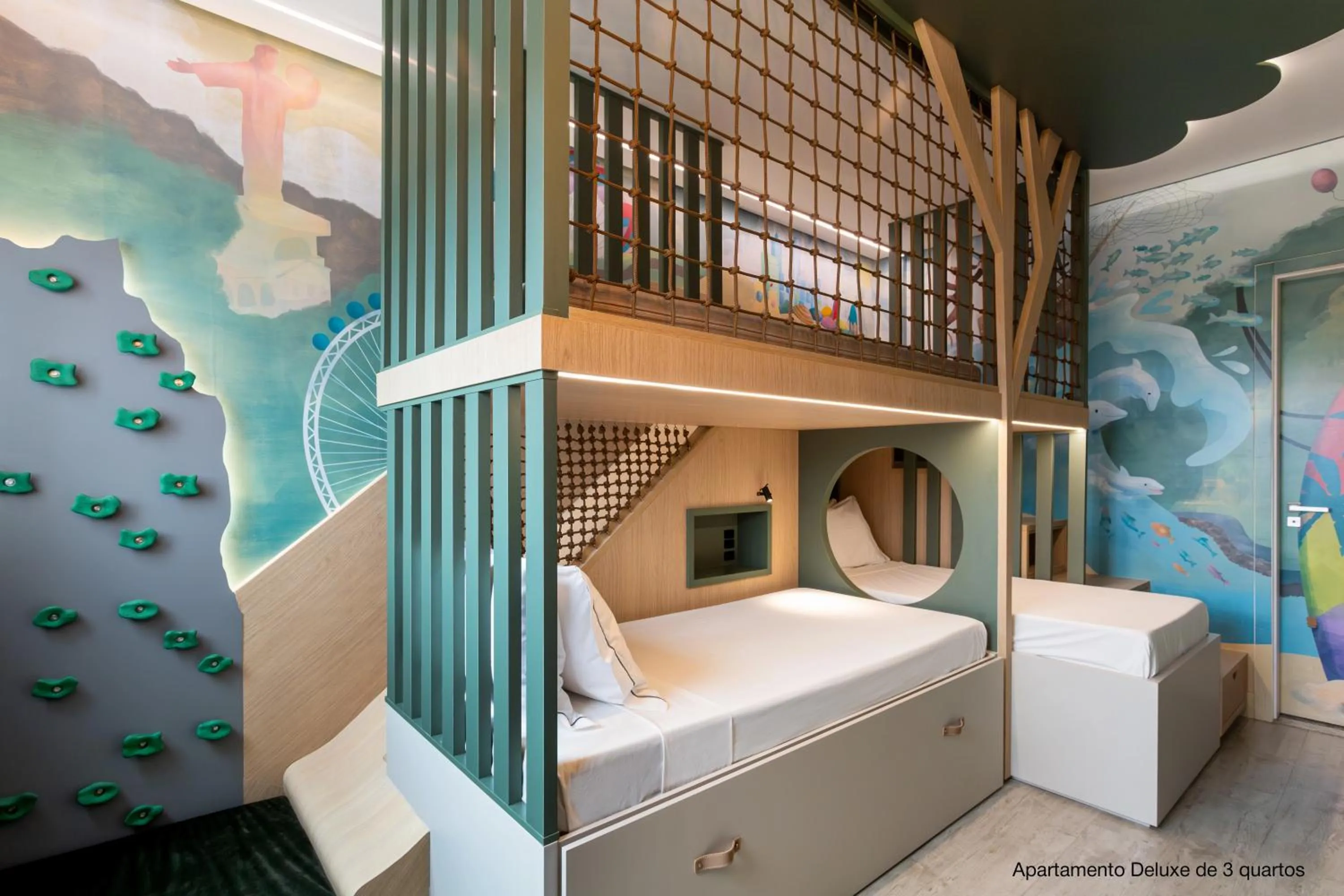 Bedroom, Bed in Santa Inn Hotel