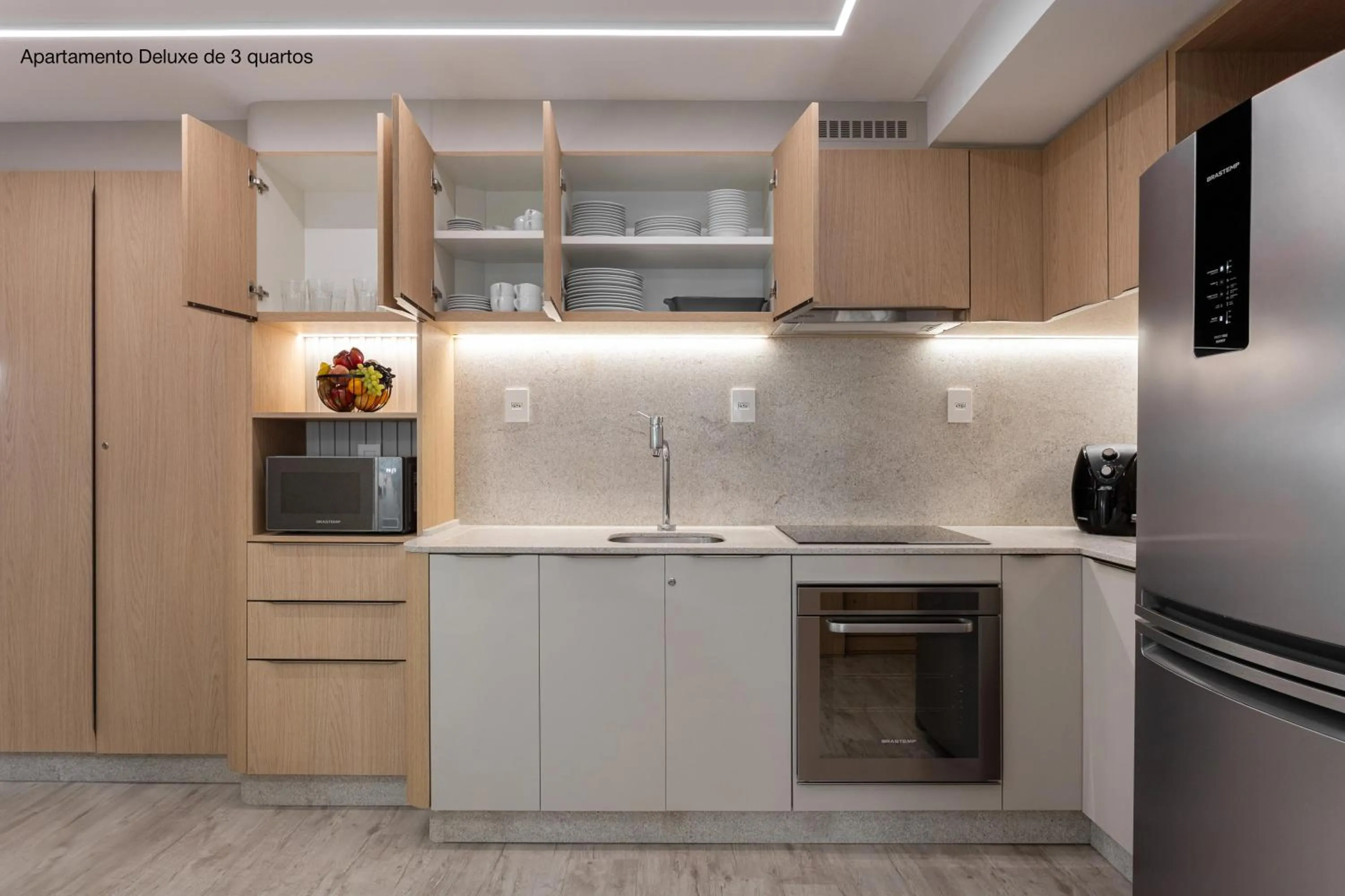 kitchen in Santa Inn Hotel