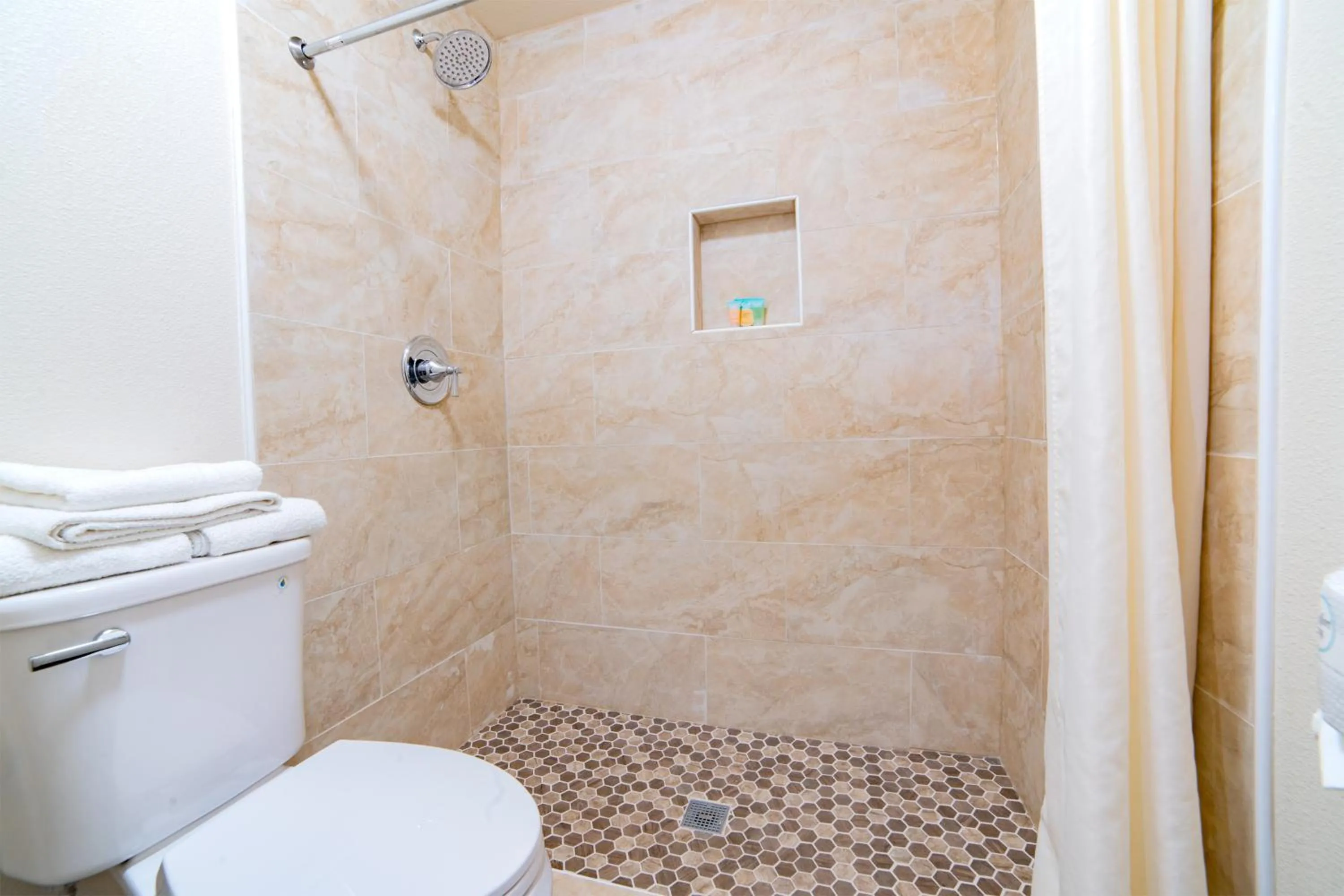 Shower in Turlock Inn