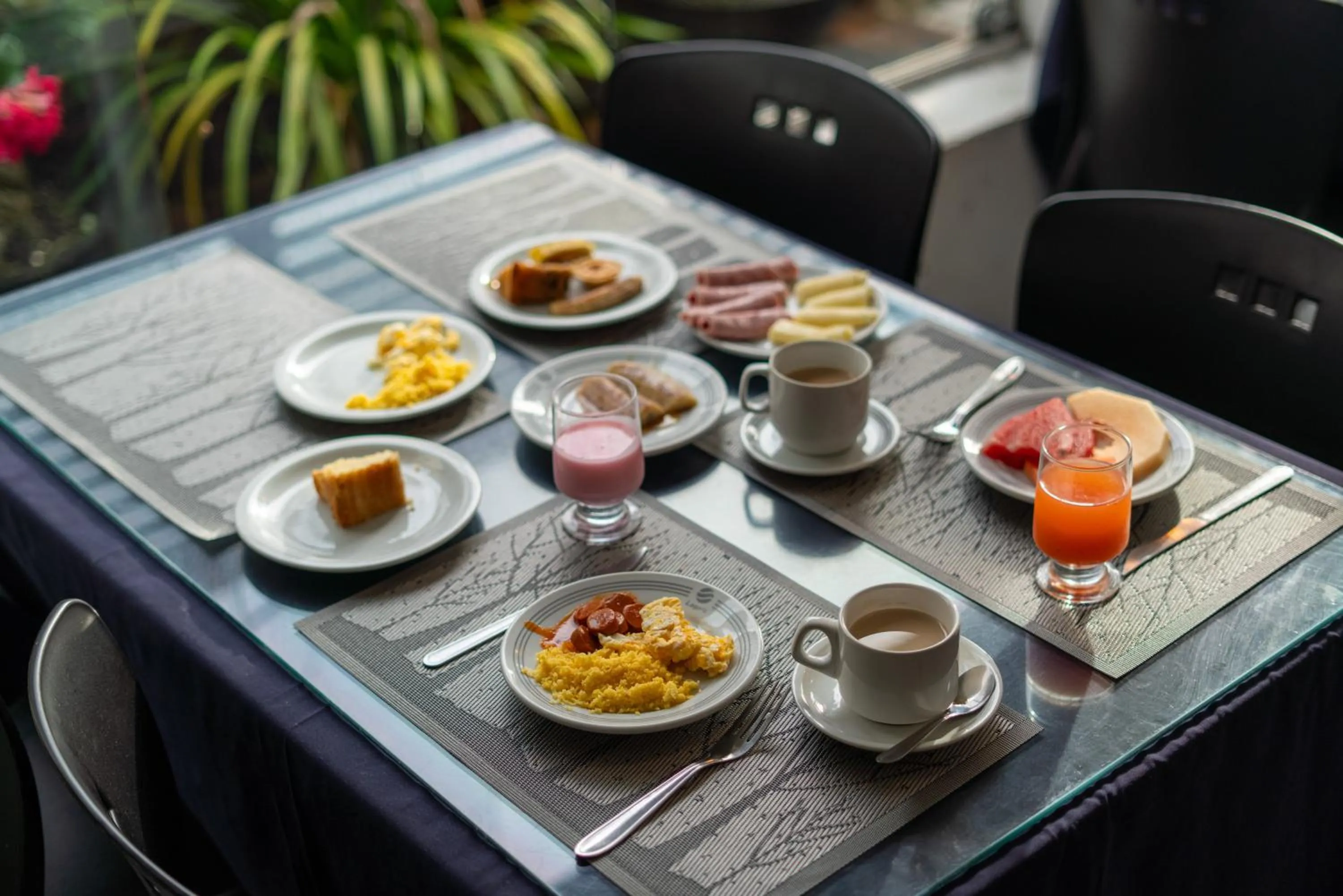 Breakfast in Lagoa Park Hotel