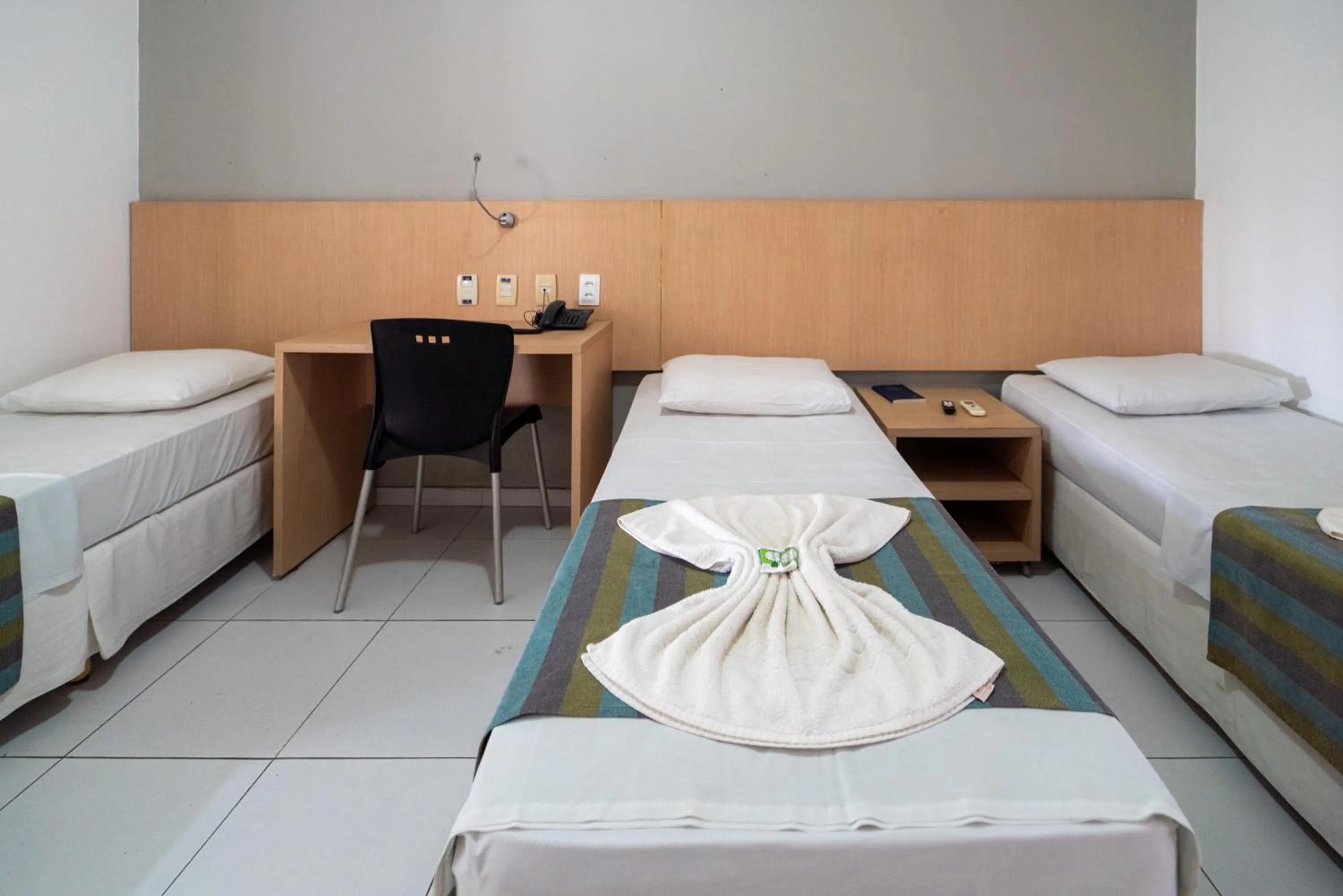 Bed in Lagoa Park Hotel