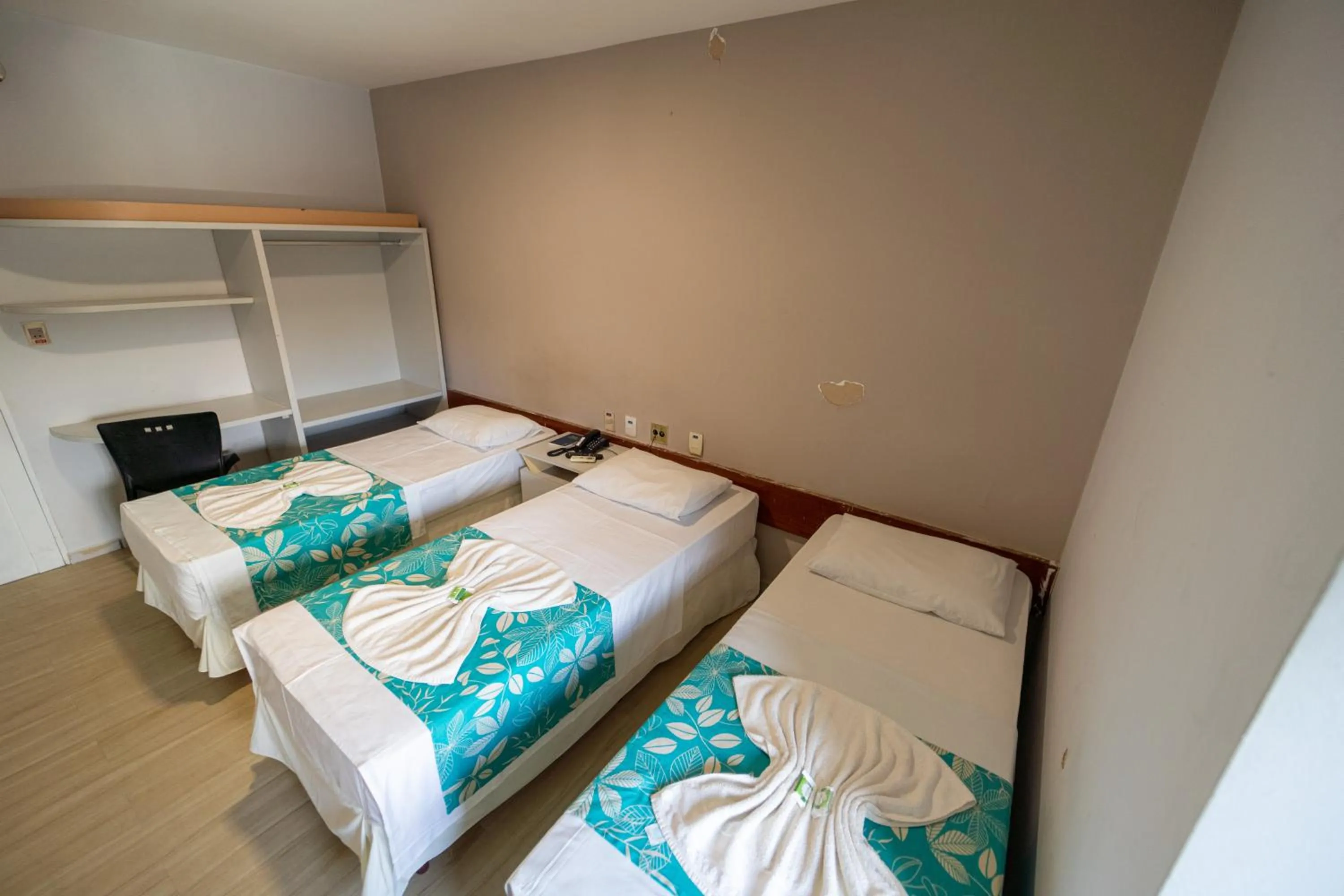 Bed in Lagoa Park Hotel