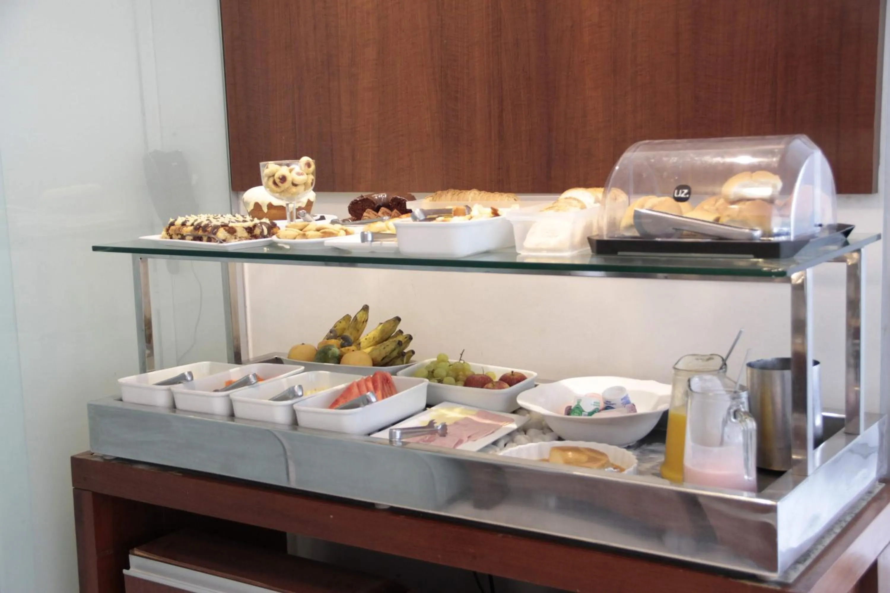 Breakfast in Lagoa Park Hotel