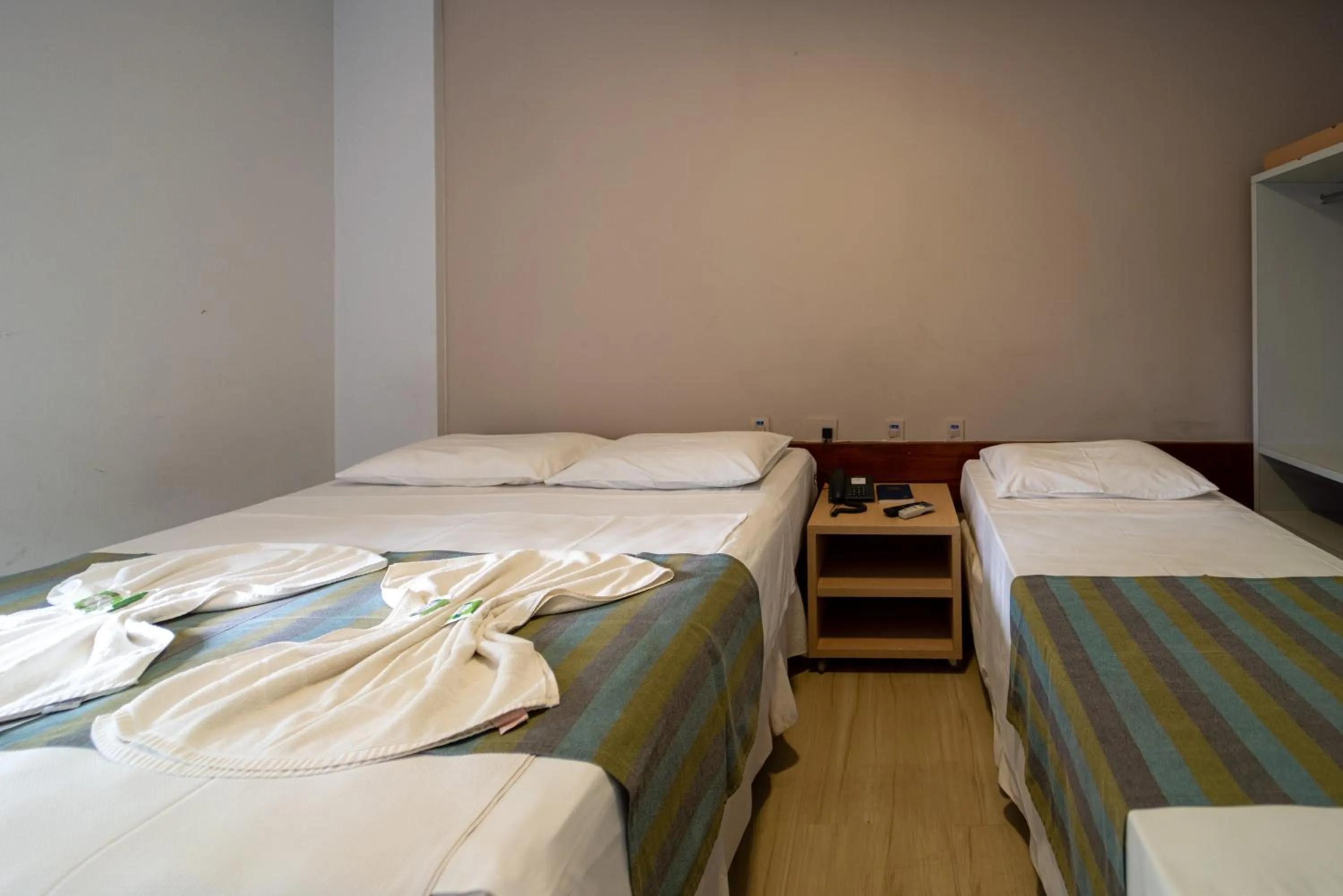 Bed in Lagoa Park Hotel
