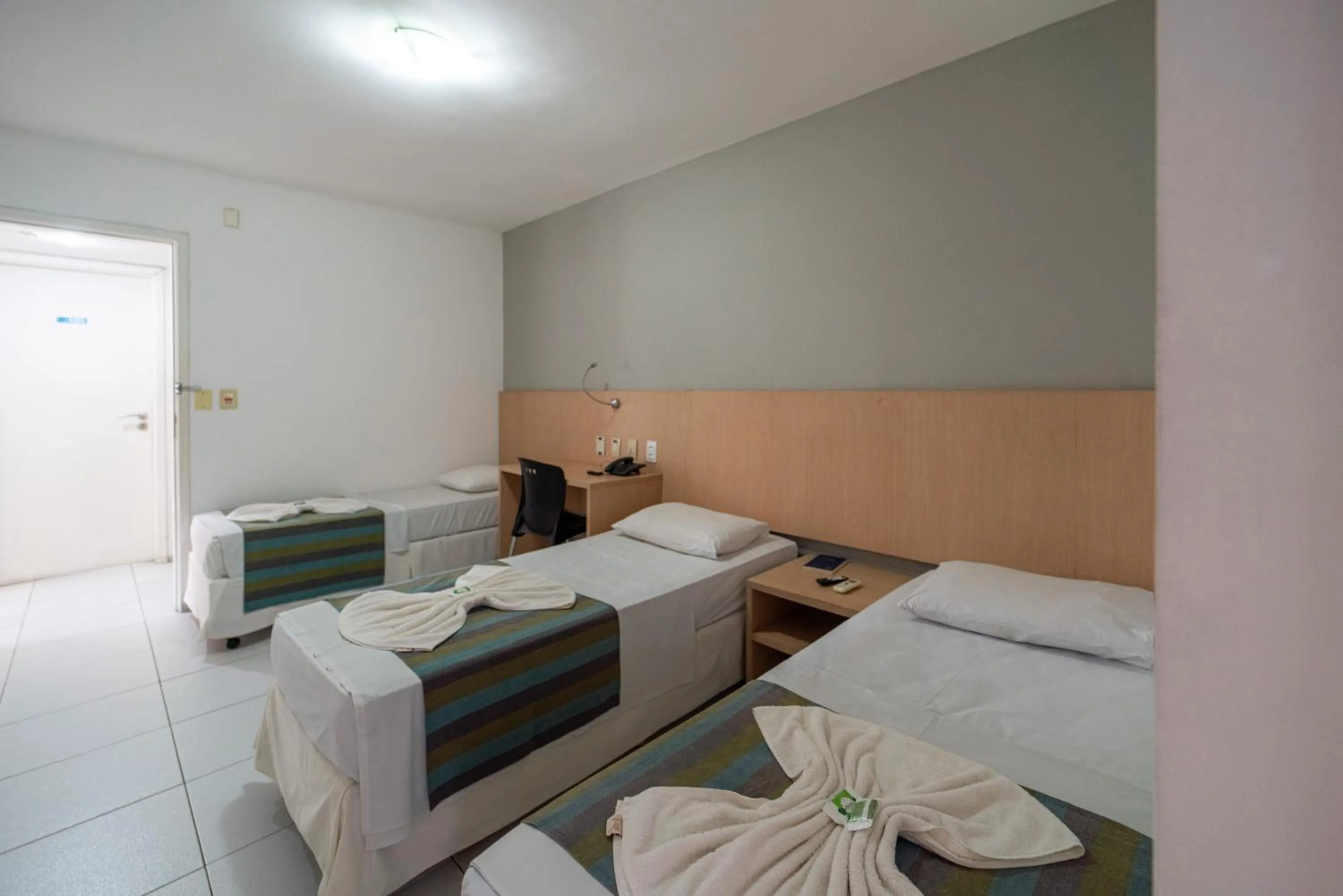 Bed in Lagoa Park Hotel