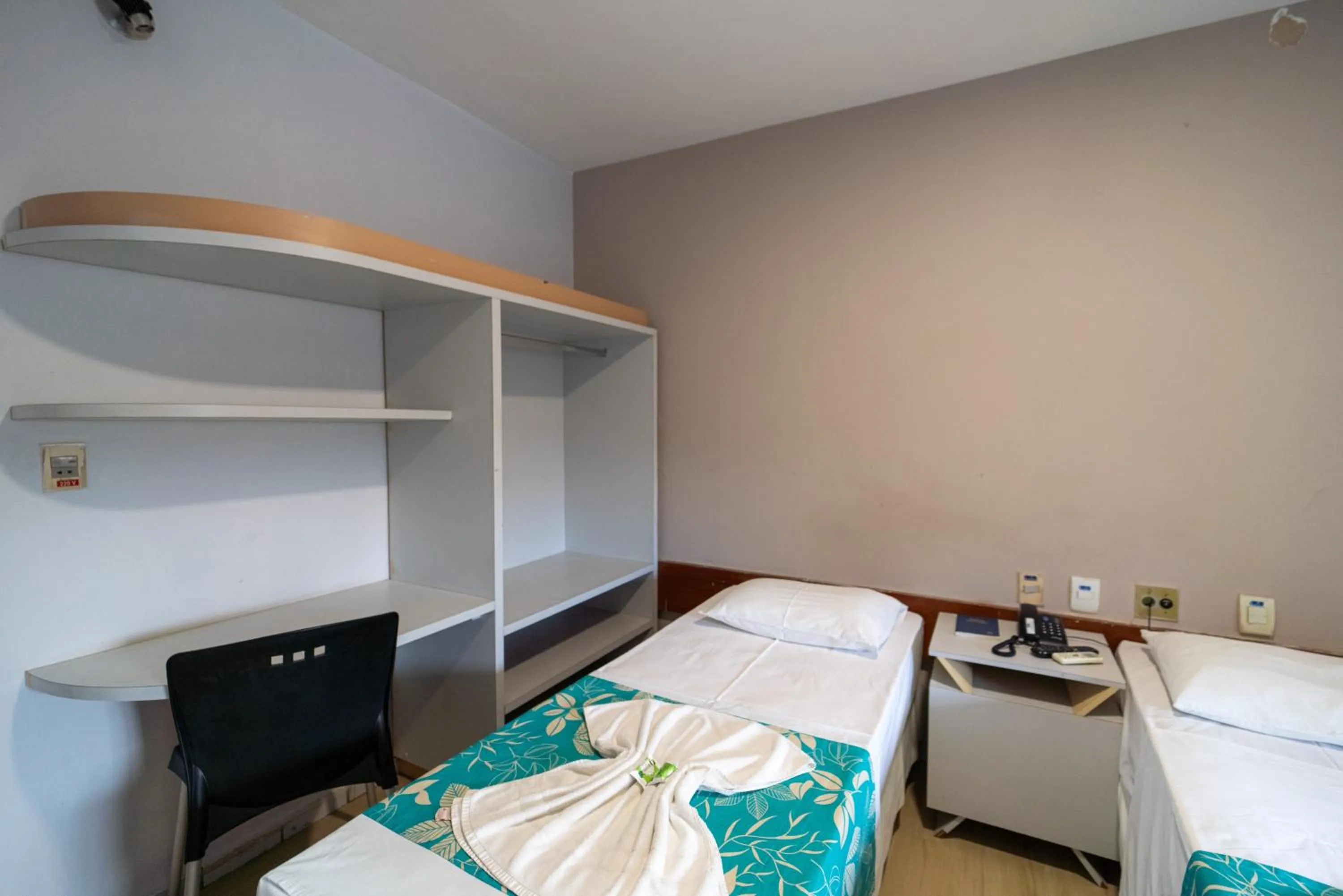 Bed in Lagoa Park Hotel