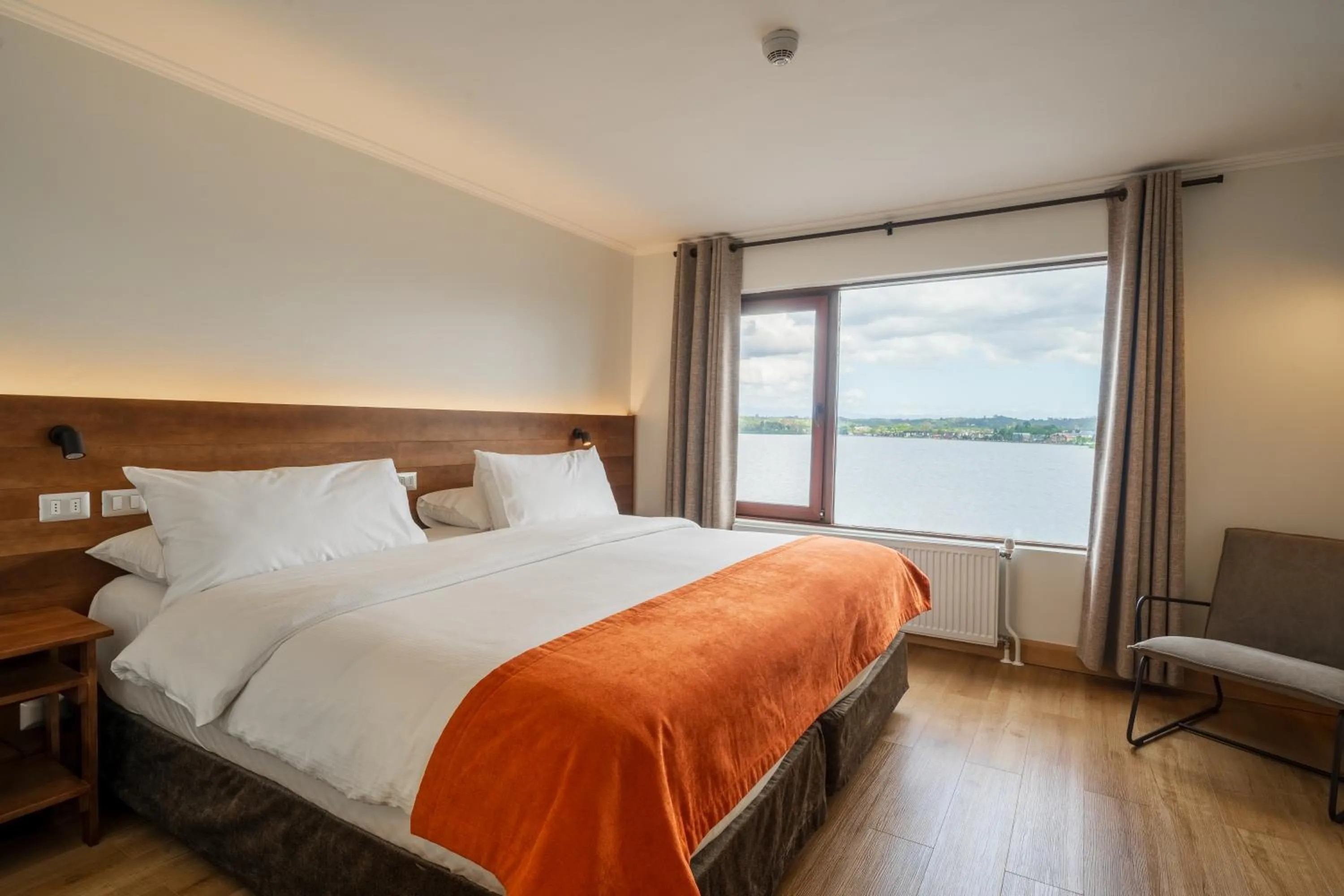 Bed in Hotel Cabaña Del Lago Puerto Varas