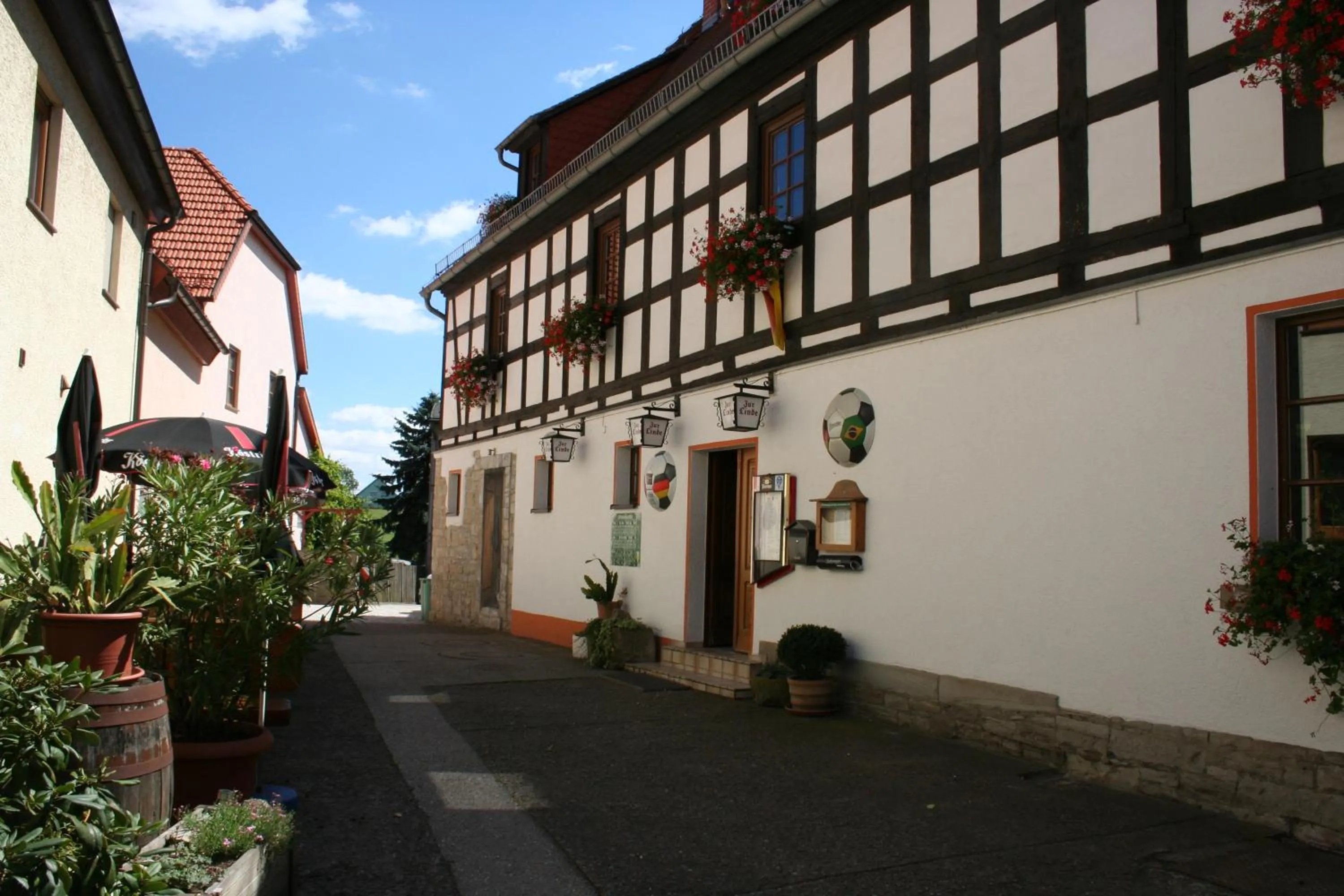 Patio in Gasthaus & Hotel Zur Linde