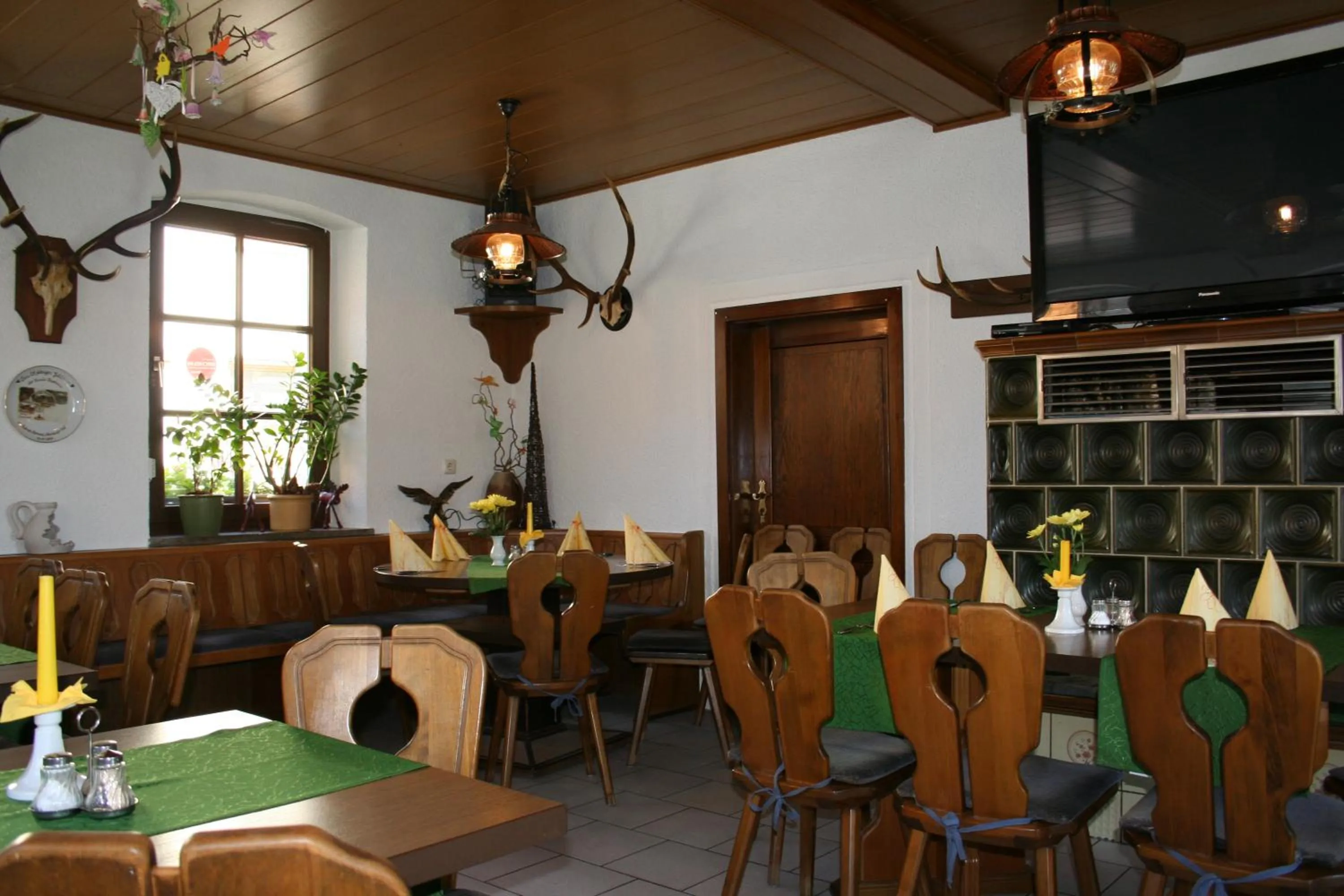 Restaurant/places to eat in Gasthaus & Hotel Zur Linde