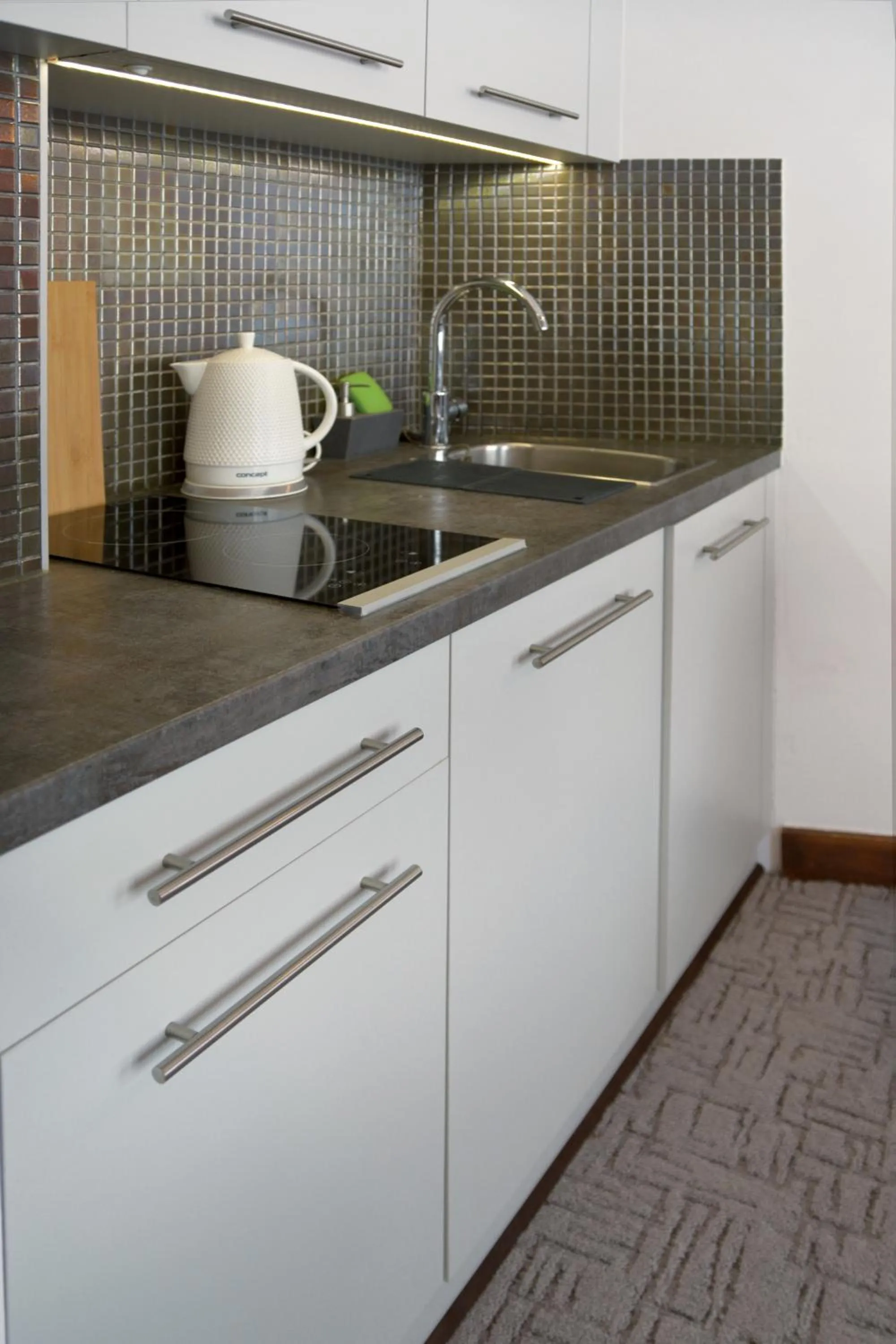 Kitchen or kitchenette in Szucha Apartments